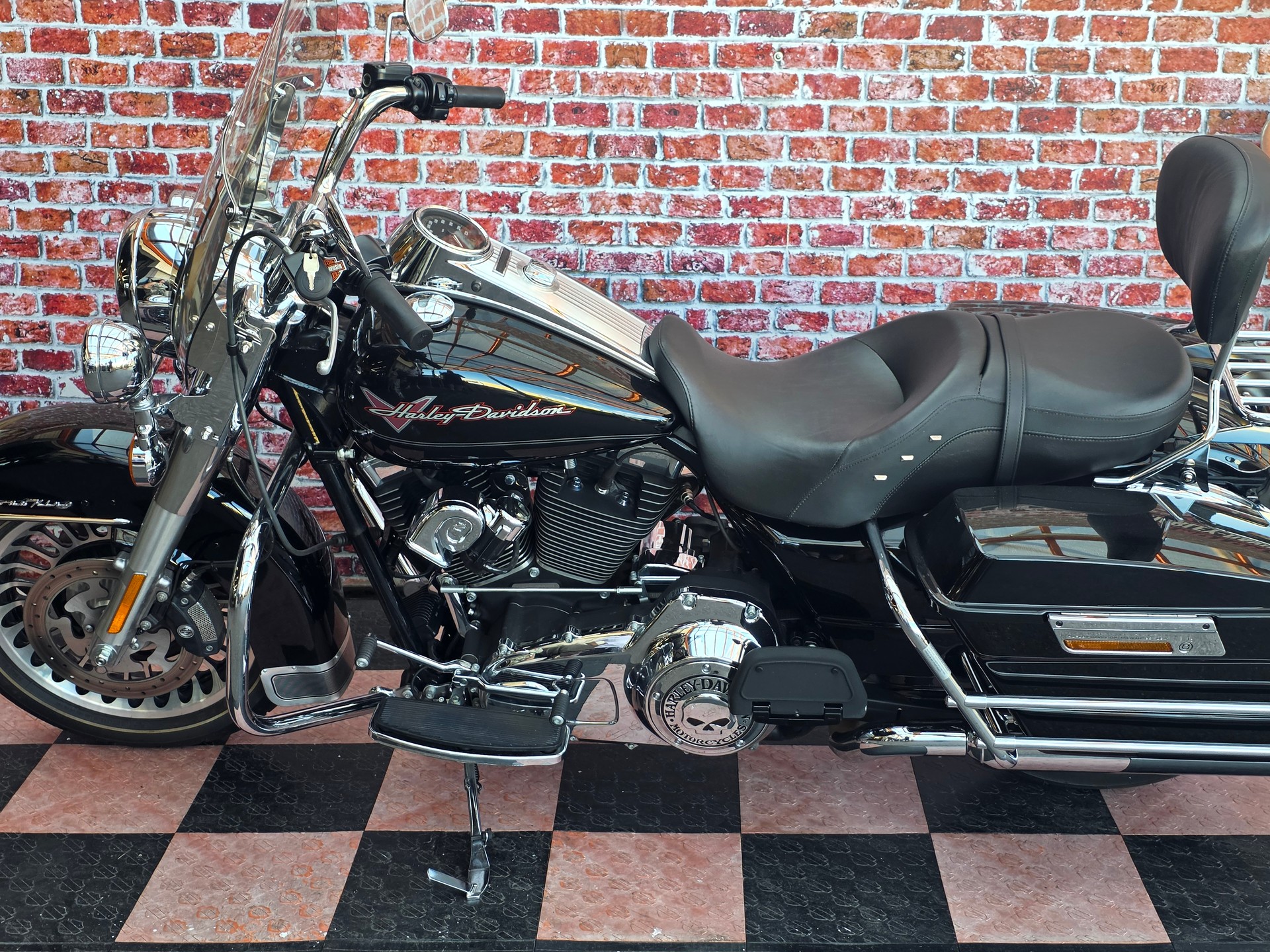 HARLEY-DAVIDSON FLHR Road King ABS-showroom-element-3