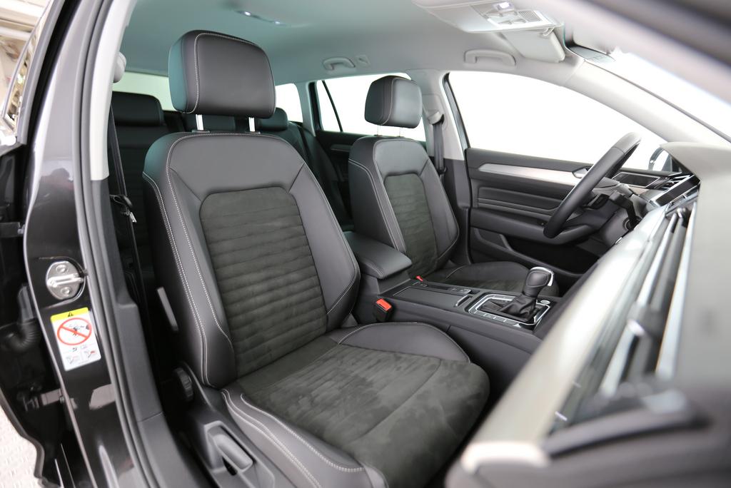 VW Passat Variant 2.0 TDI 200 75 Edition DSG 4m-image-9