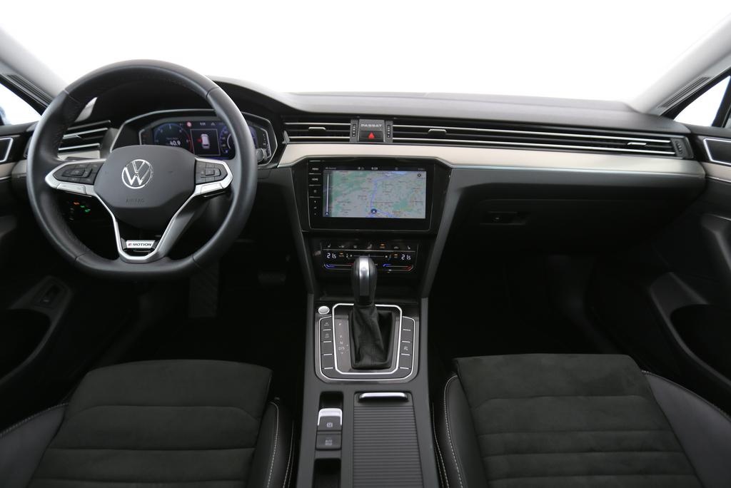 VW Passat Variant 2.0 TDI 200 75 Edition DSG 4m-image-4