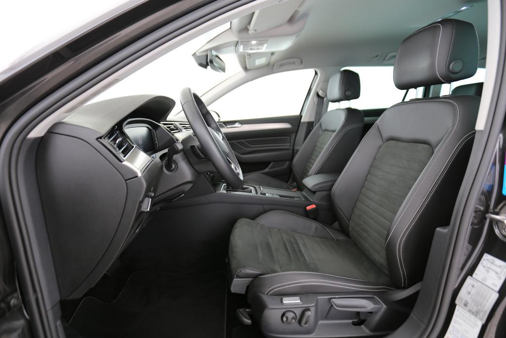 VW Passat Variant 2.0 TDI 200 75 Edition DSG 4m-image-2