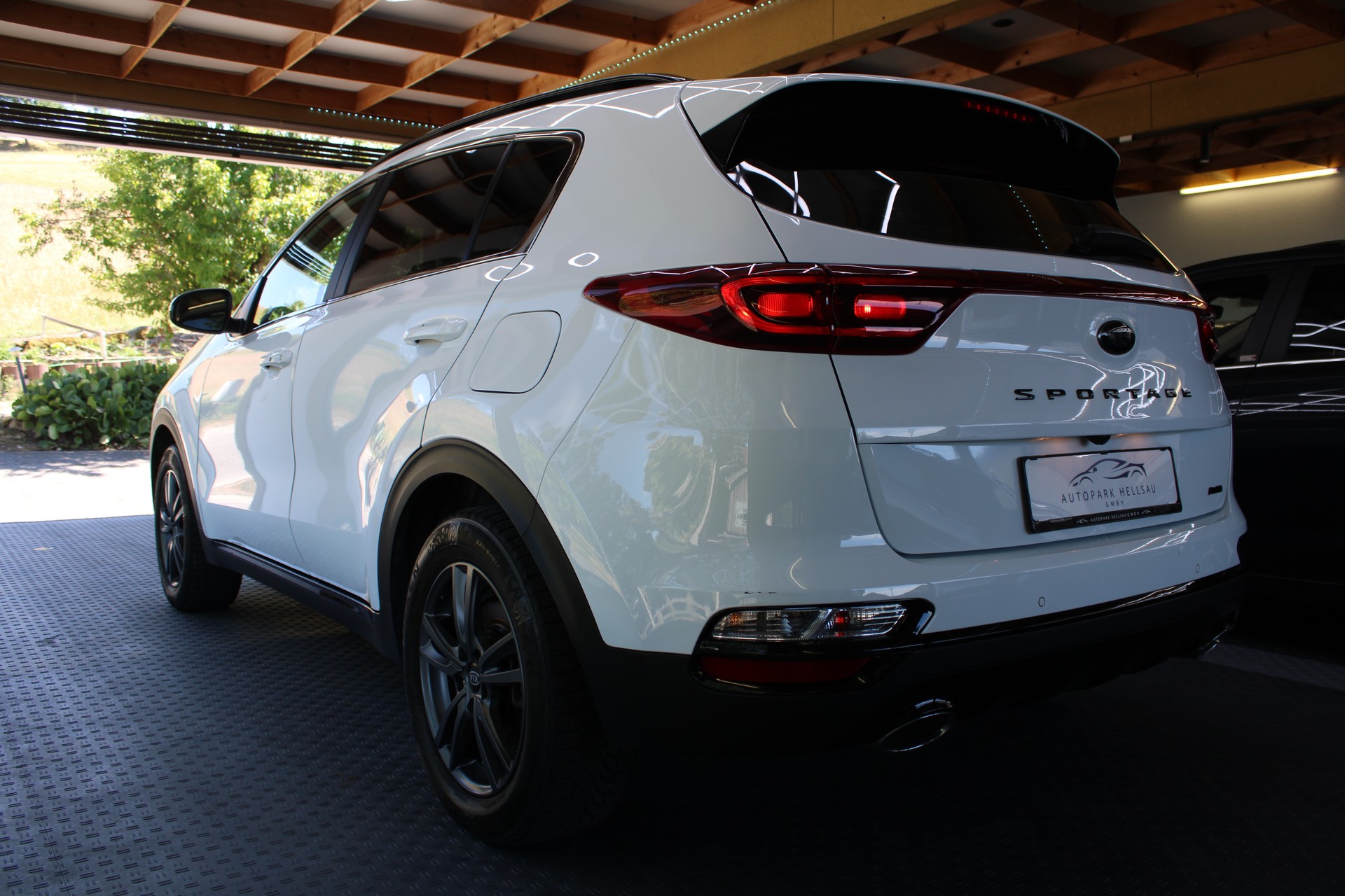 KIA Sportage 1.6CRDi Mild Hybrid Black Edition 4WD DCT-image-4