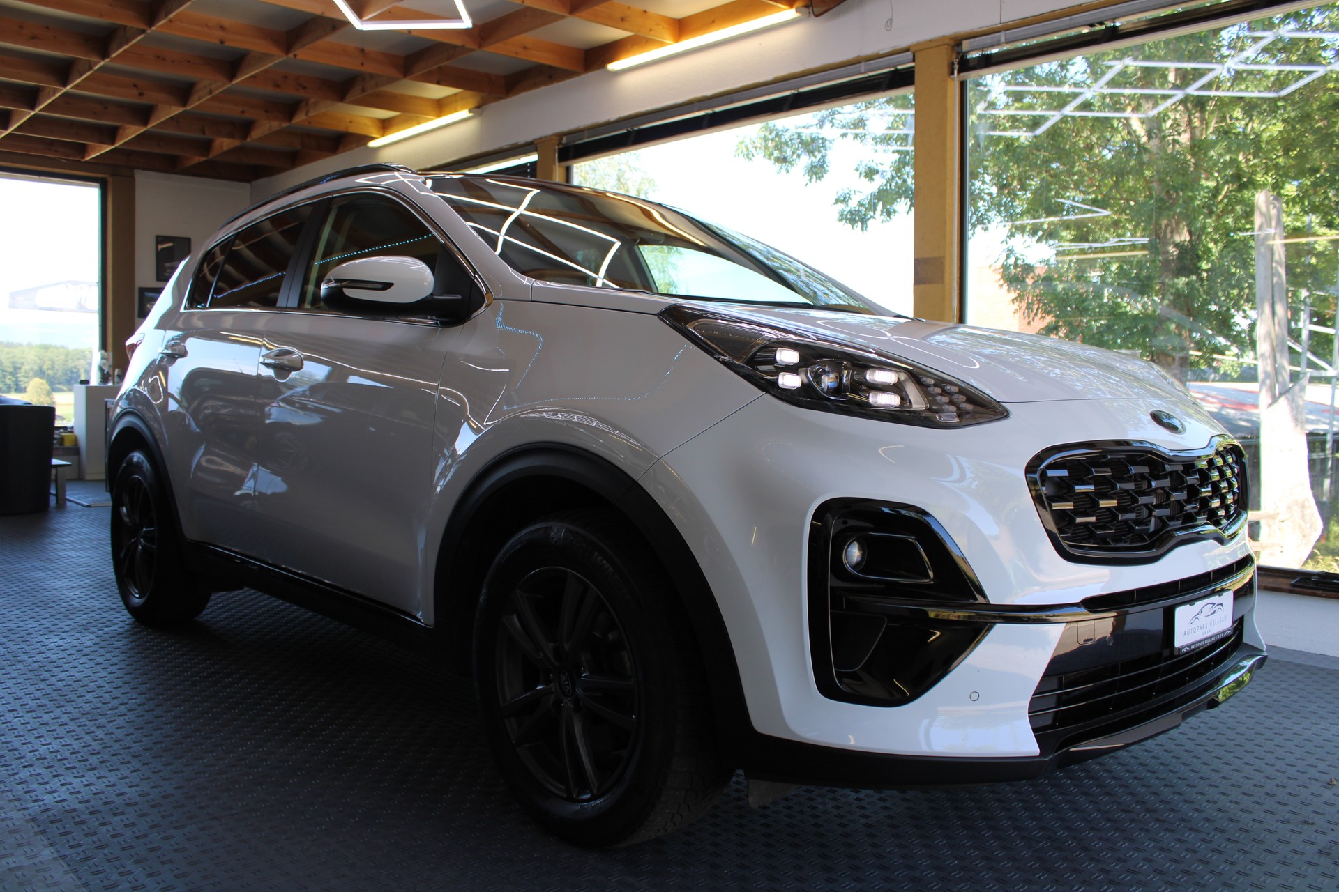 KIA Sportage 1.6CRDi Mild Hybrid Black Edition 4WD DCT-image-2