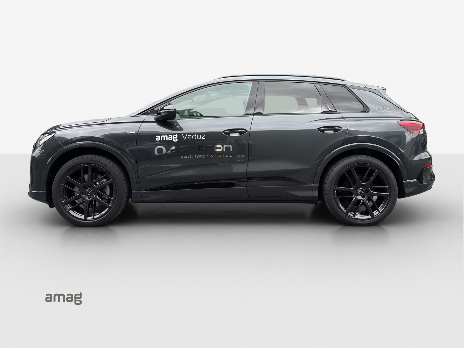 AUDI Q4 e-tron SUV quattro performance-showroom-element-1