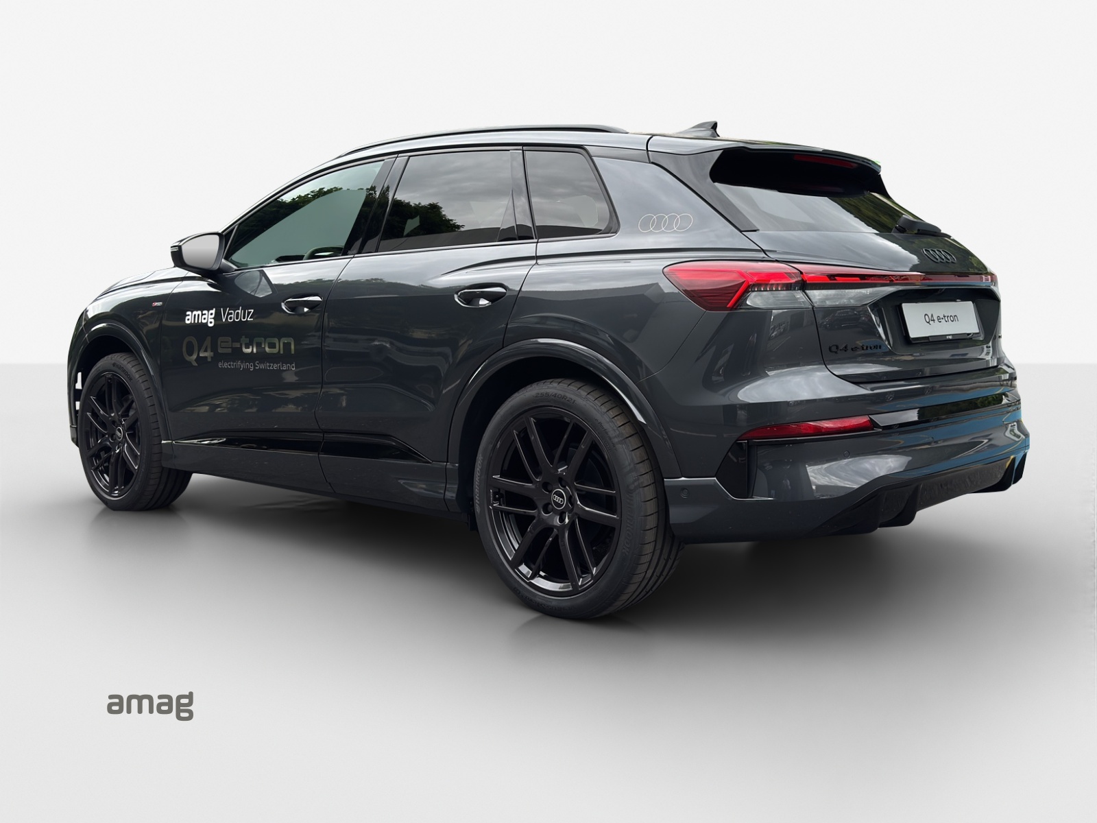 AUDI Q4 e-tron SUV quattro performance-showroom-element-2