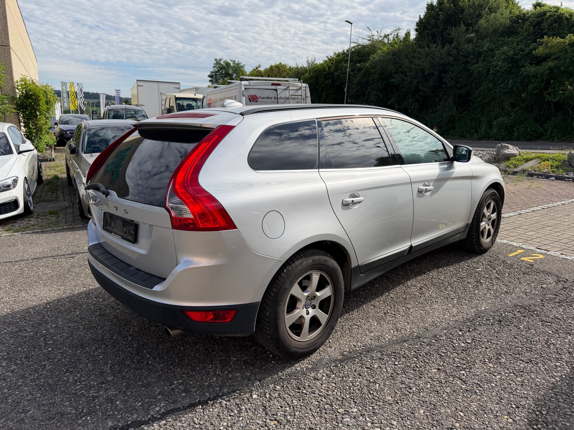 VOLVO XC60 D3 AWD Momentum-image-3