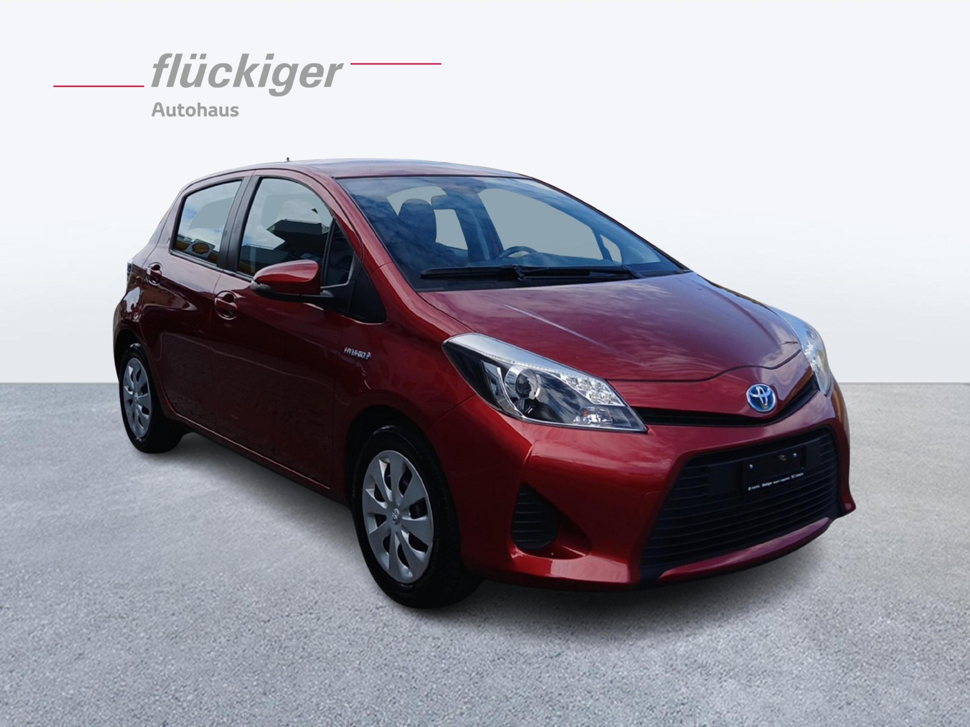 TOYOTA Yaris 1.5 VVT-i HSD Luna-image-2