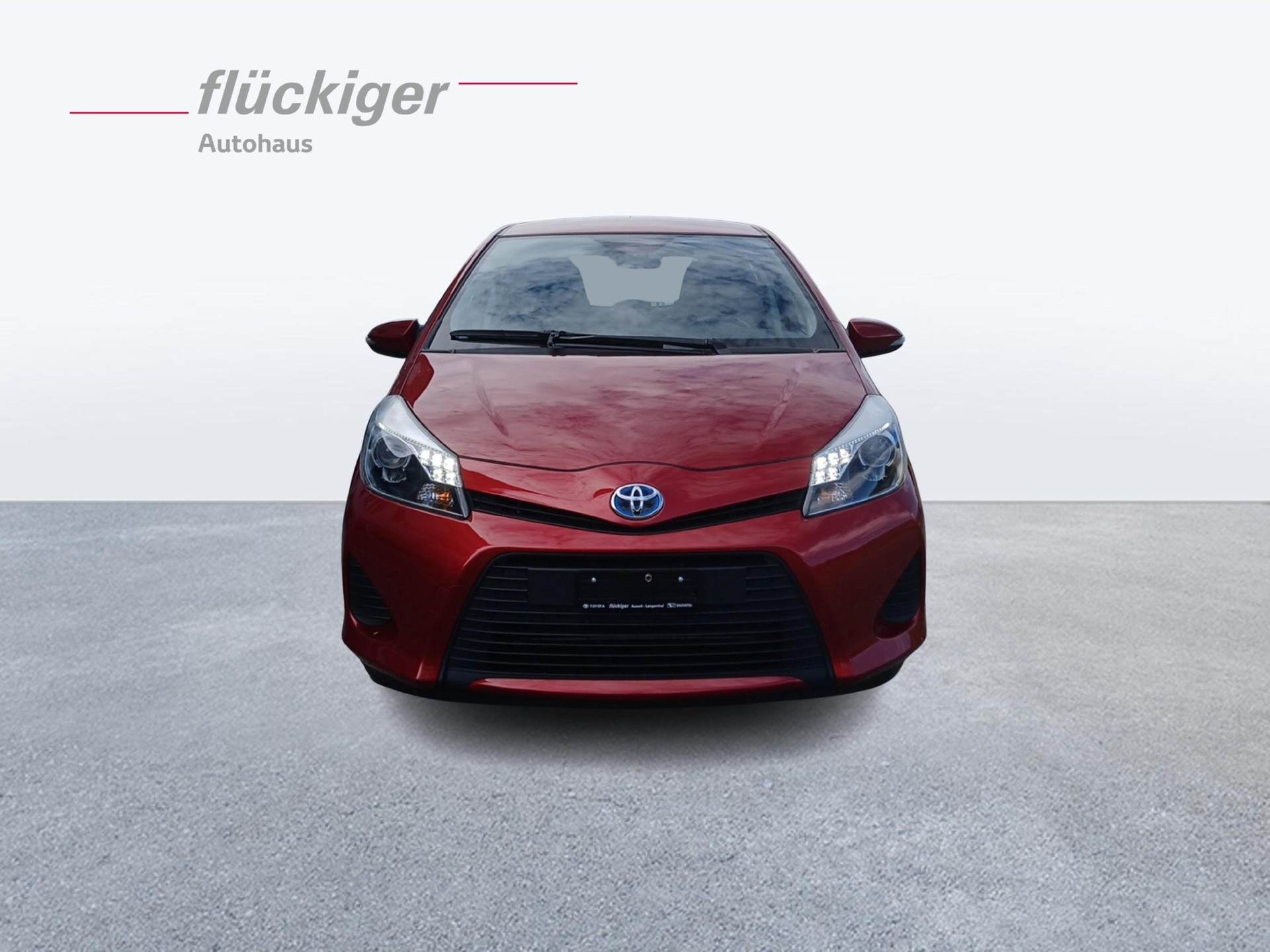 TOYOTA Yaris 1.5 VVT-i HSD Luna-image-1