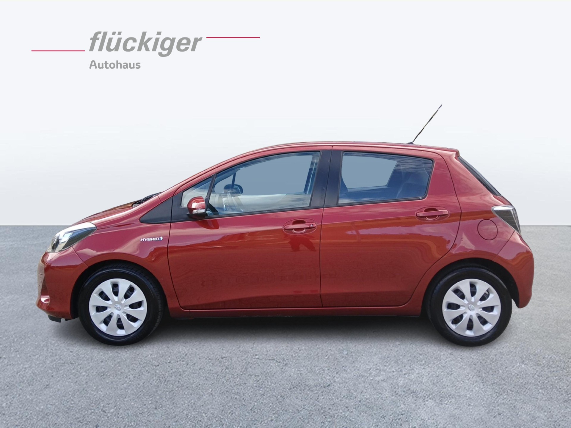 TOYOTA Yaris 1.5 VVT-i HSD Luna-image-7