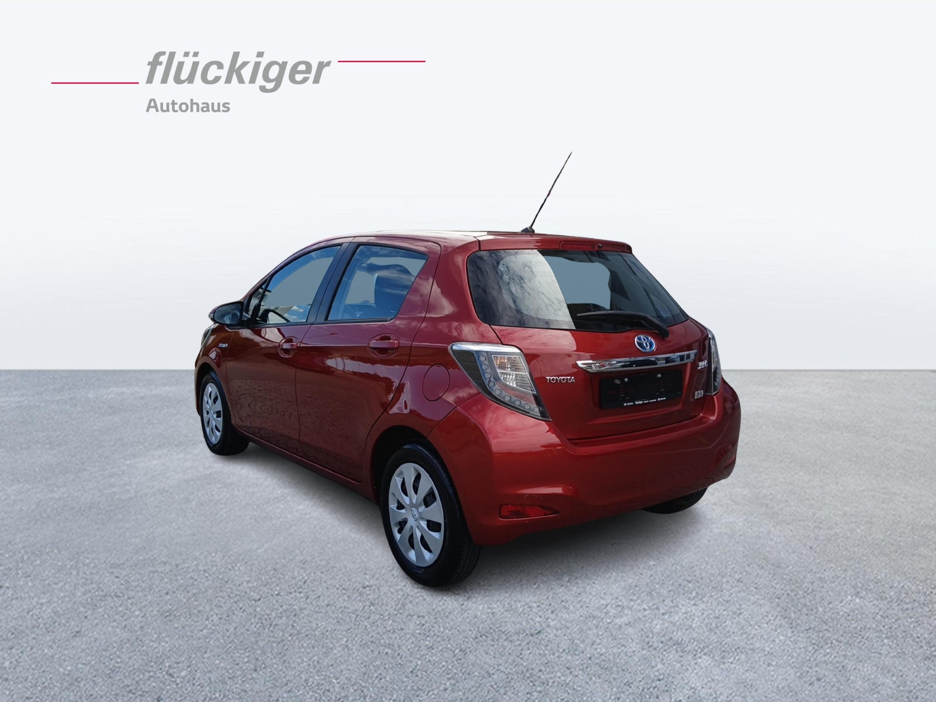 TOYOTA Yaris 1.5 VVT-i HSD Luna-image-6