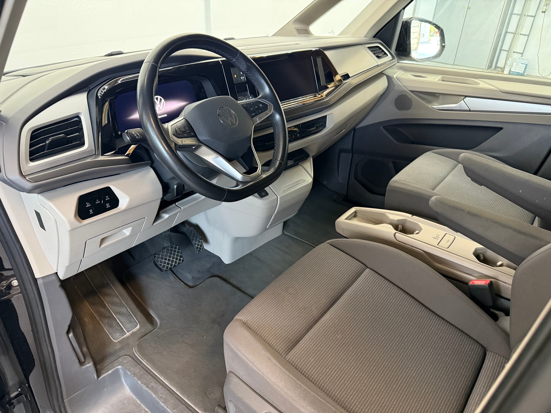VW Multivan 2.0 TSI Liberty DSG 7-Sitzer-image-9