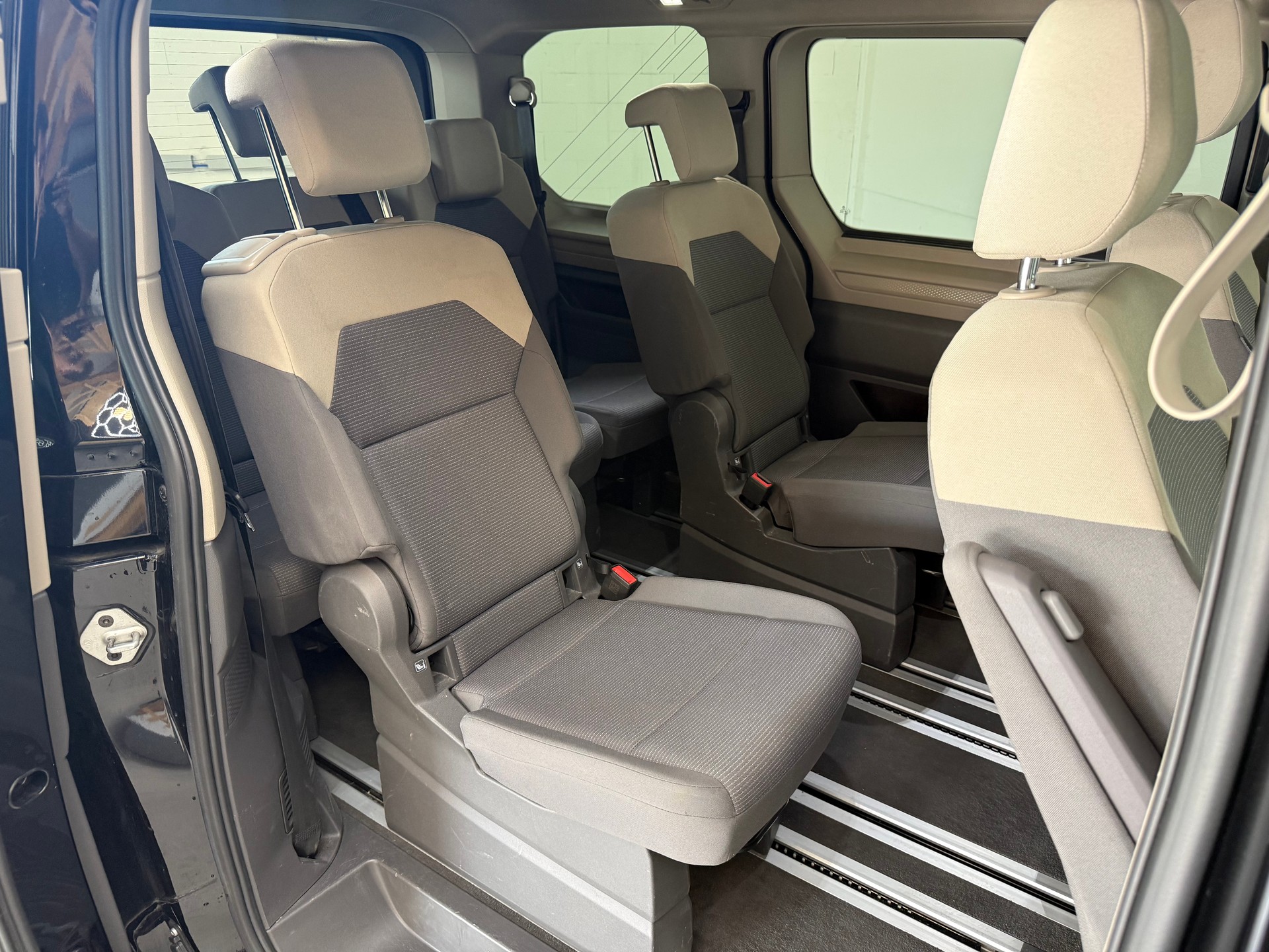 VW Multivan 2.0 TSI Liberty DSG 7-Sitzer-image-26