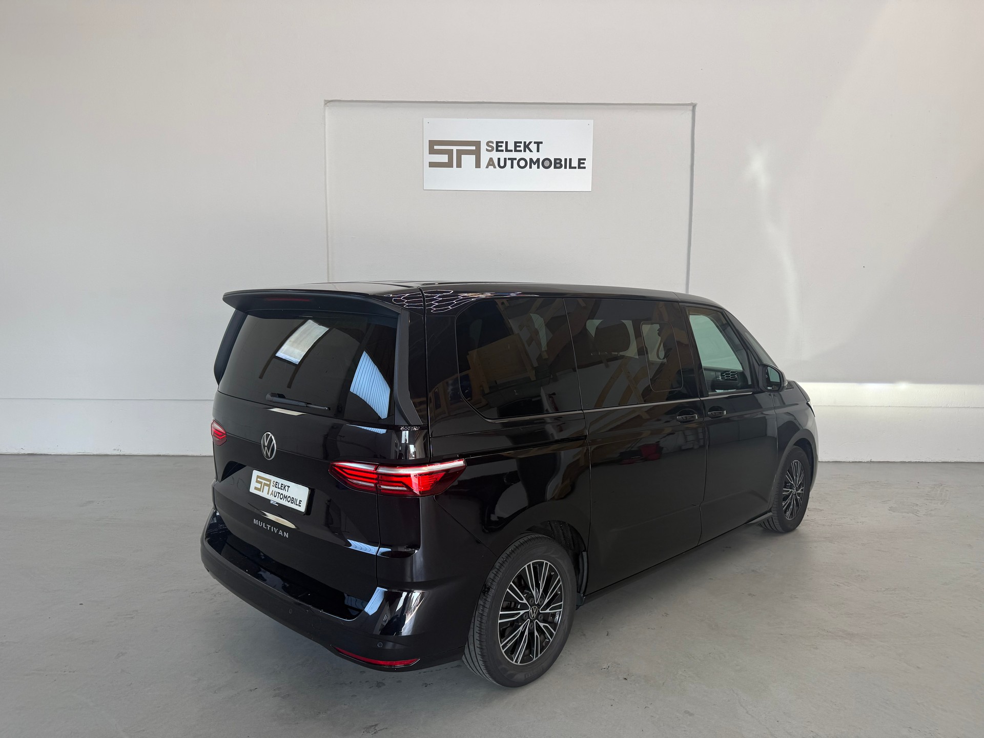 VW Multivan 2.0 TSI Liberty DSG 7-Sitzer-image-5