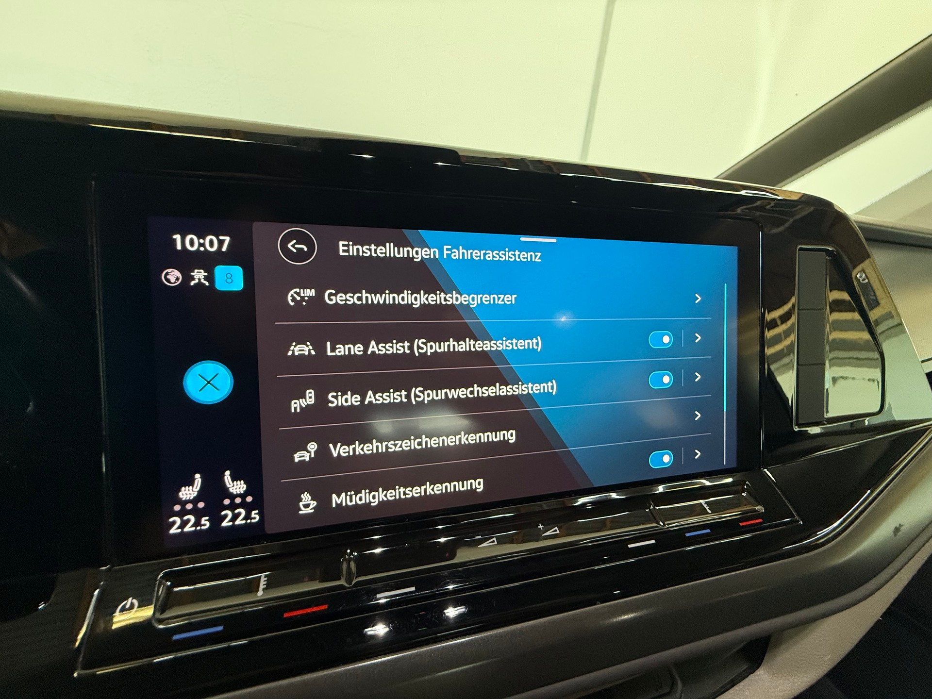 VW Multivan 2.0 TSI Liberty DSG 7-Sitzer-image-19