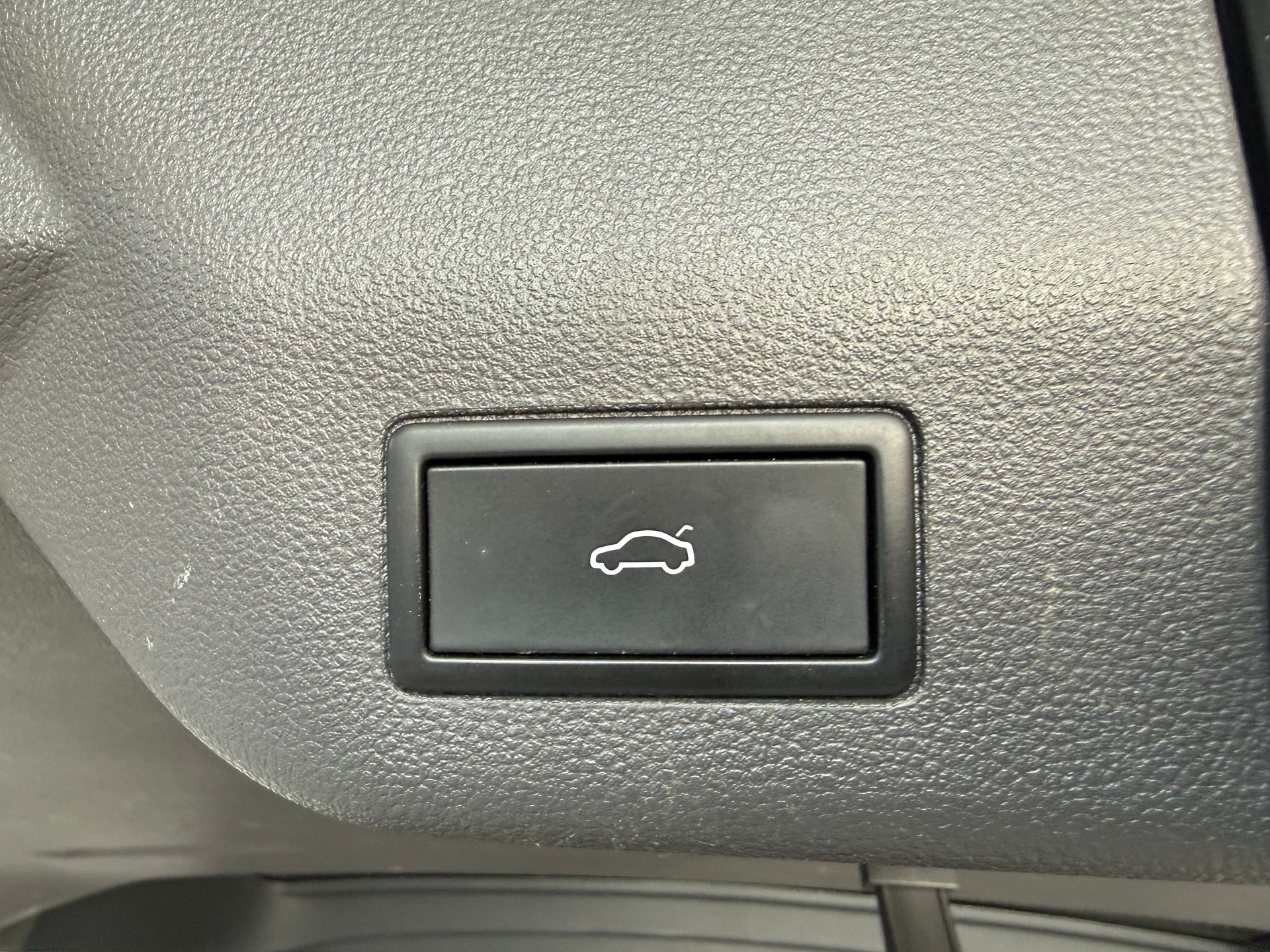 VW Multivan 2.0 TSI Liberty DSG 7-Sitzer-image-30