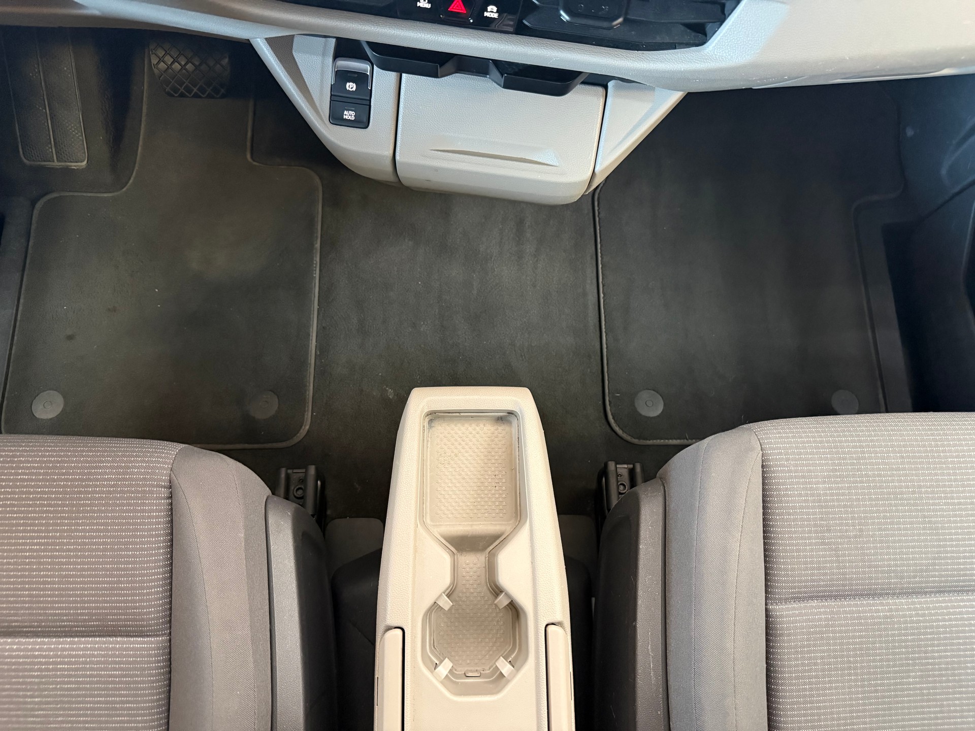 VW Multivan 2.0 TSI Liberty DSG 7-Sitzer-image-28