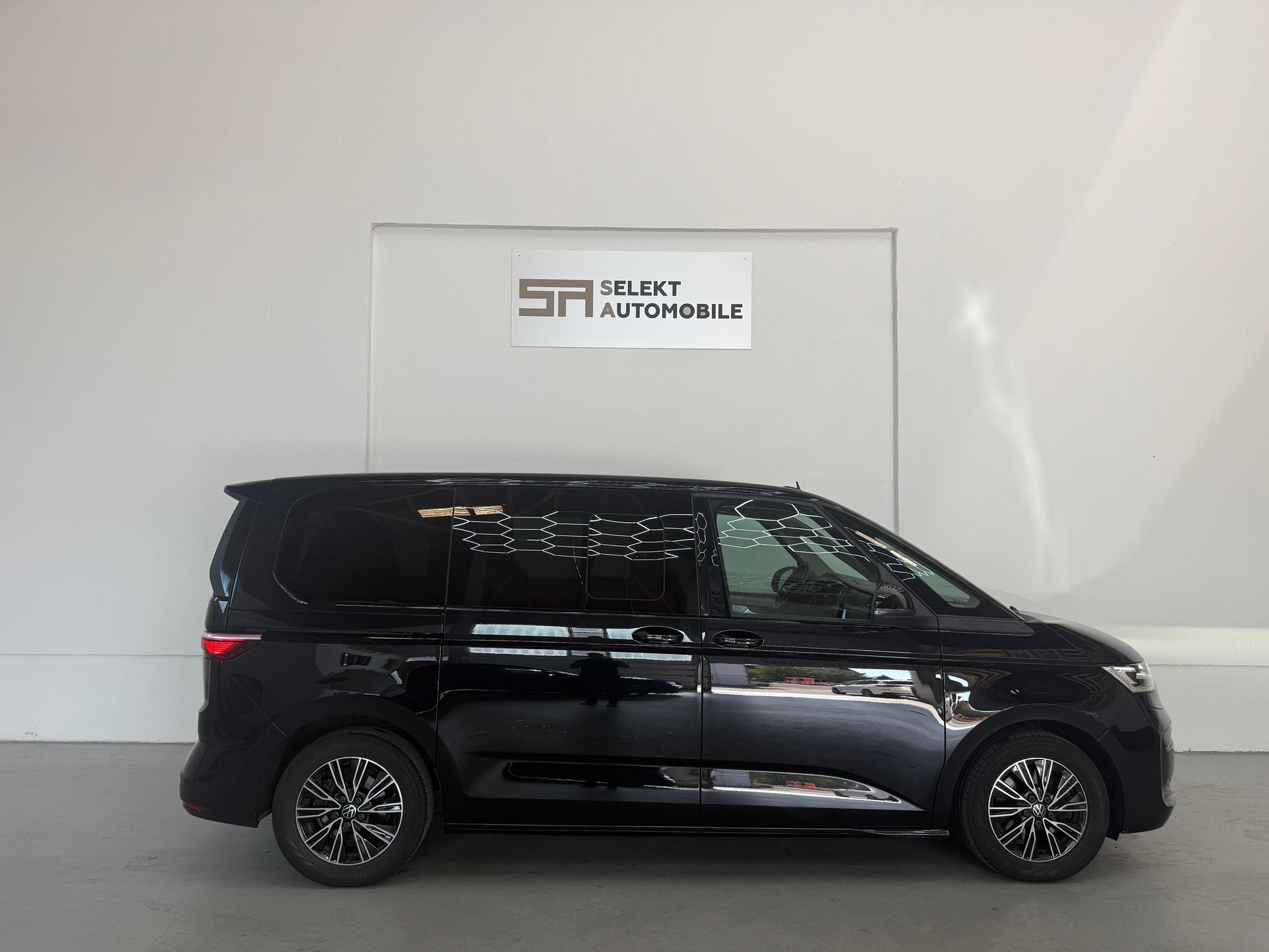 VW Multivan 2.0 TSI Liberty DSG 7-Sitzer-image-6