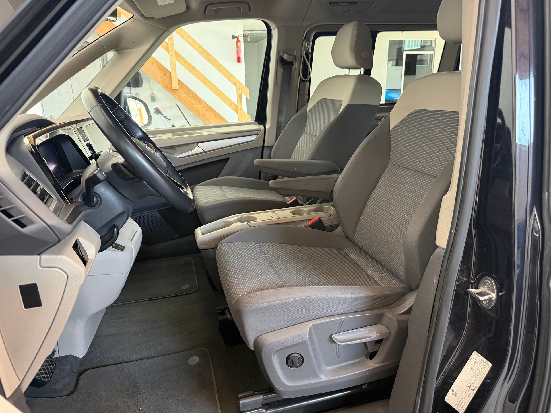 VW Multivan 2.0 TSI Liberty DSG 7-Sitzer-image-10