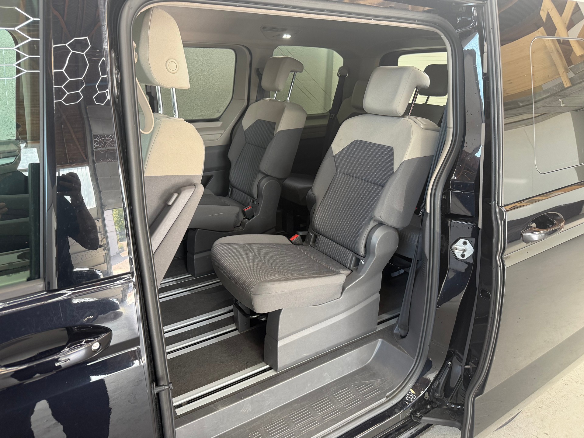 VW Multivan 2.0 TSI Liberty DSG 7-Sitzer-image-25