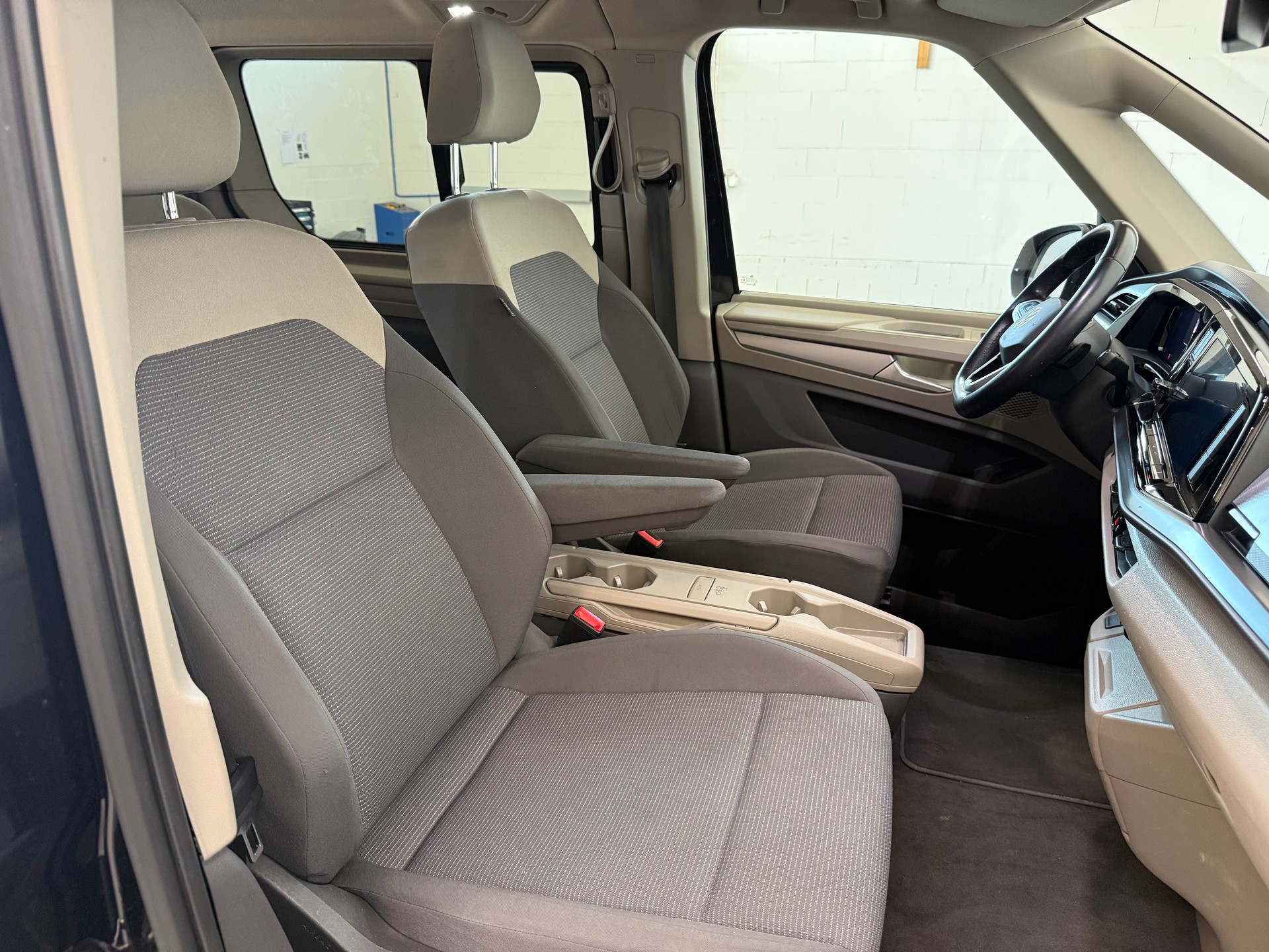 VW Multivan 2.0 TSI Liberty DSG 7-Sitzer-image-11