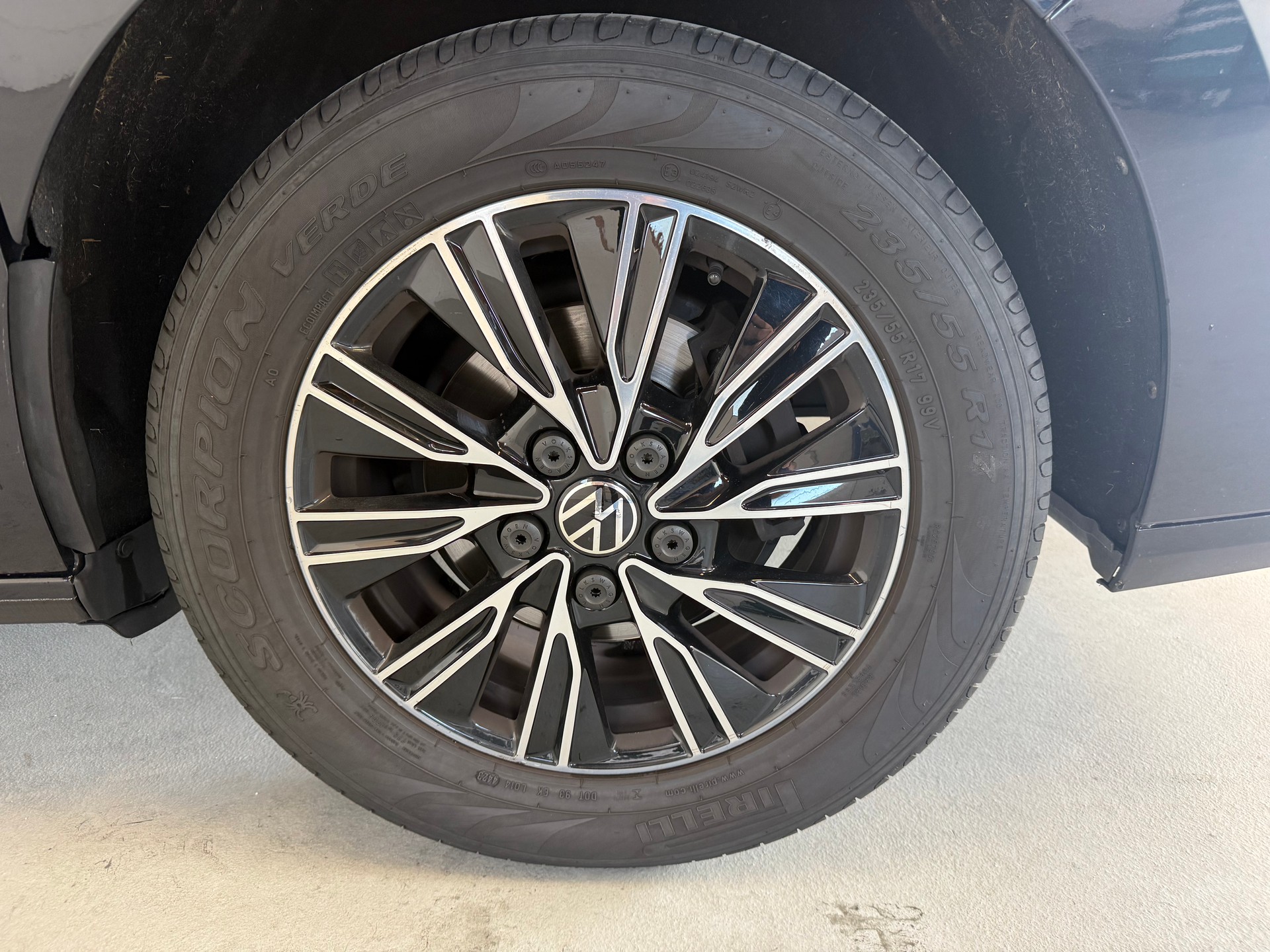 VW Multivan 2.0 TSI Liberty DSG 7-Sitzer-image-8