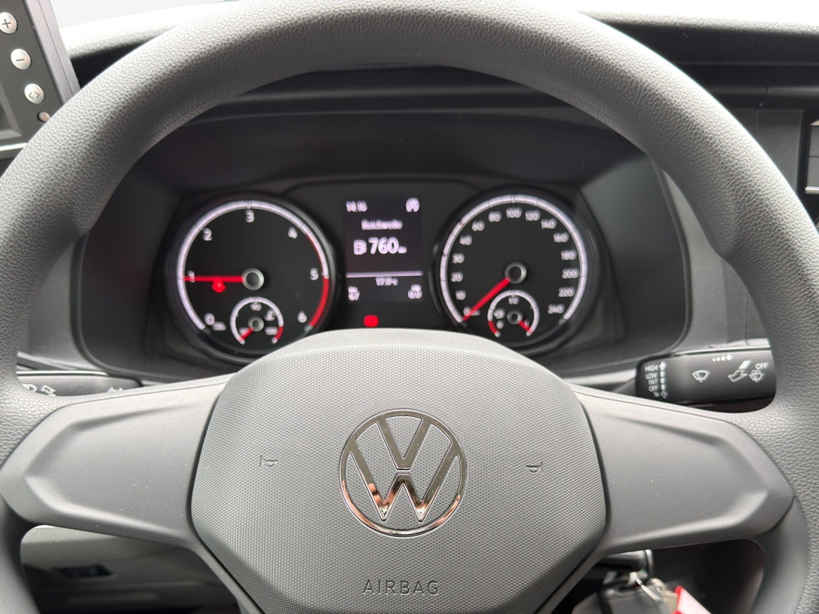 VW T6.1 2.0 TDI Entry-image-9
