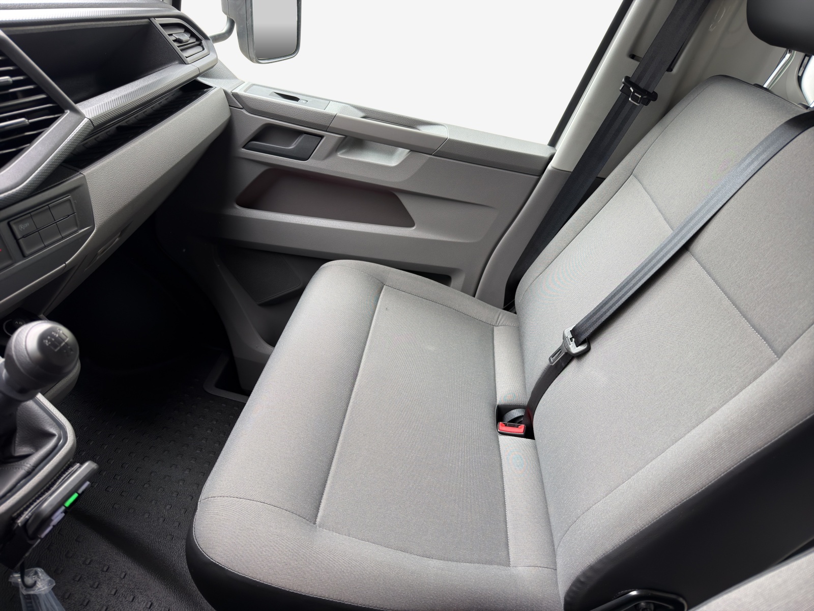 VW T6.1 2.0 TDI Entry-image-8