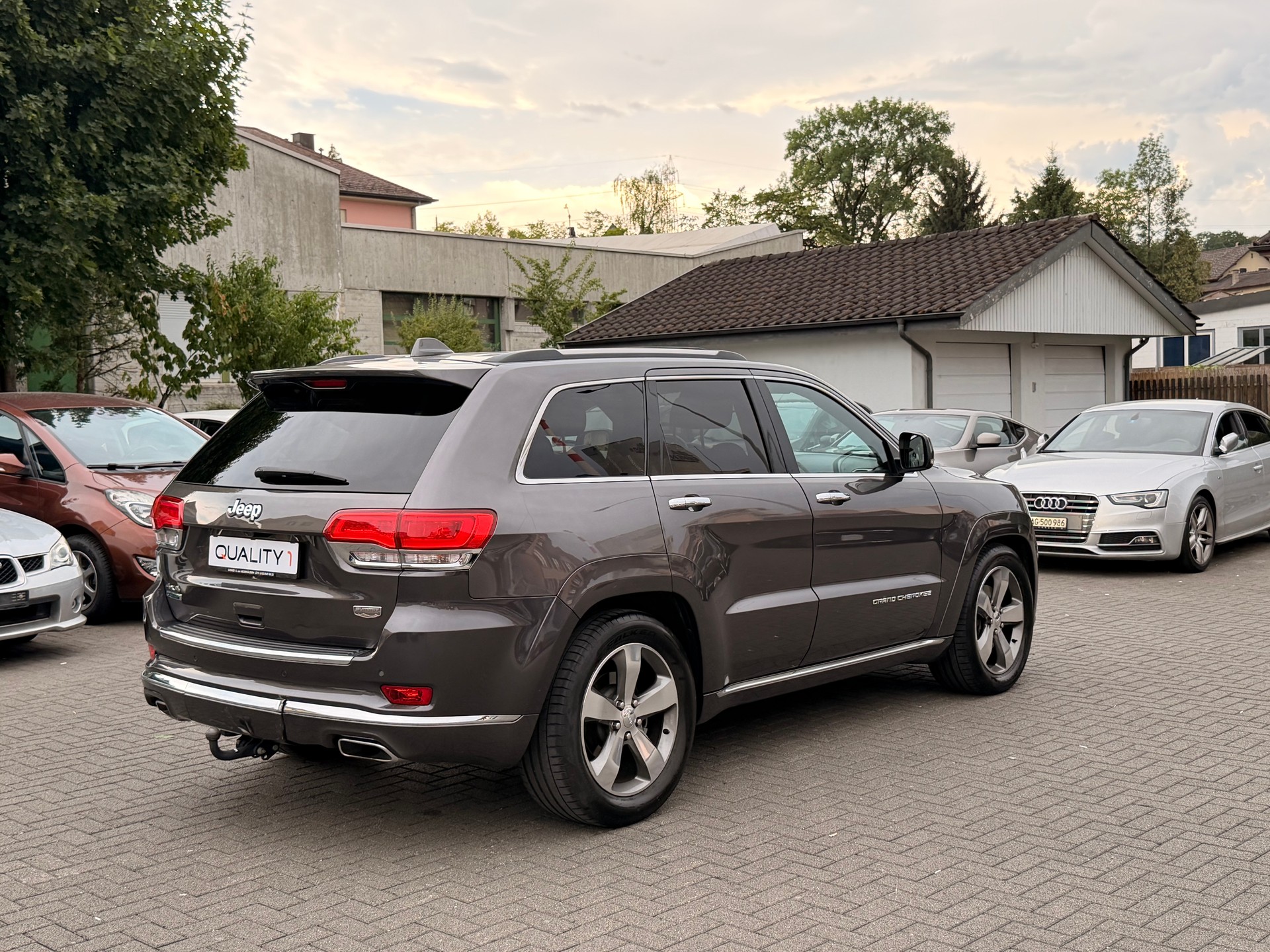JEEP Grand Cherokee 3.0 CRD Summit Automatic-image-2