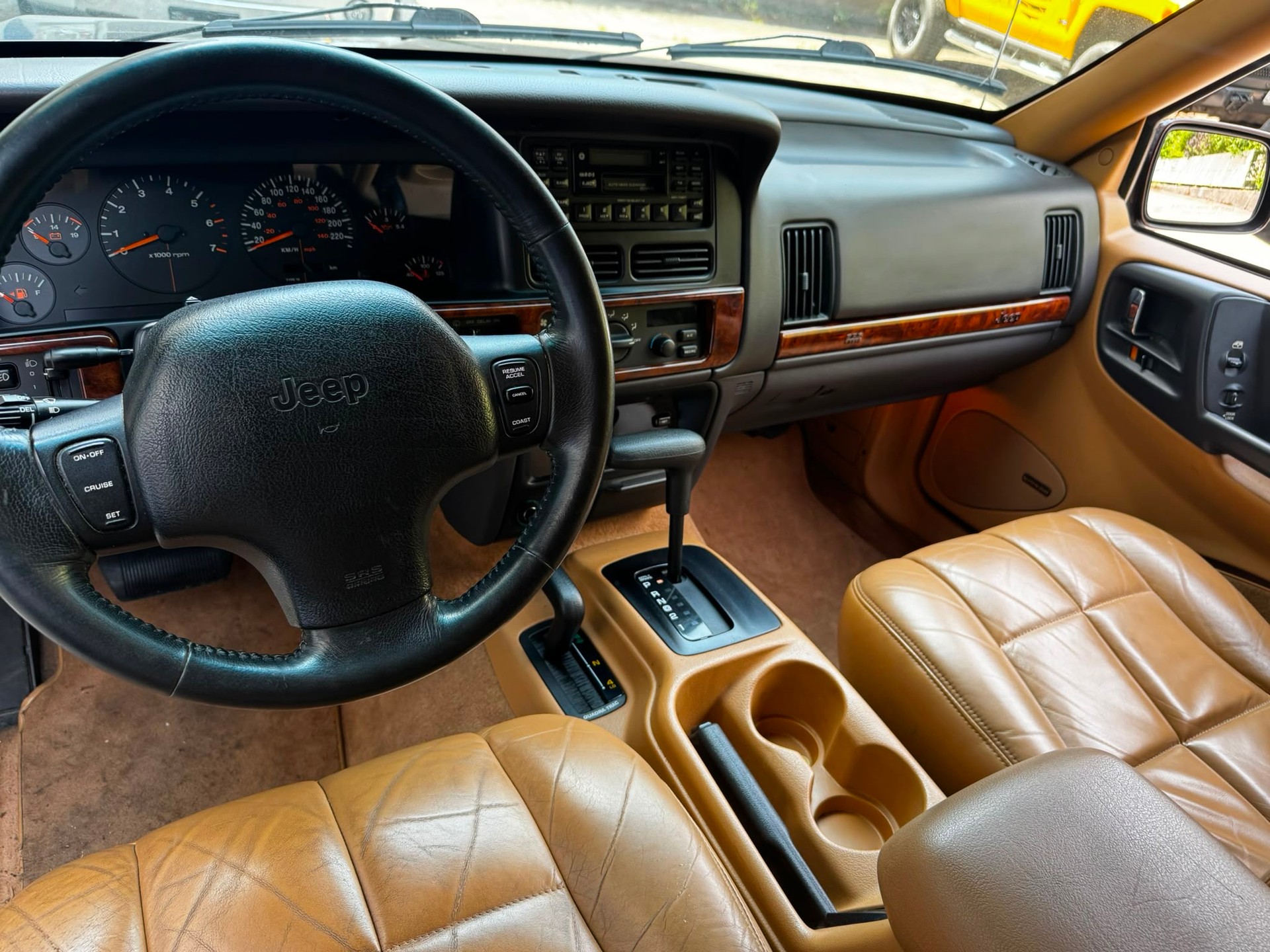 JEEP Grand Cherokee 5.2 Limited Automatic-image-9