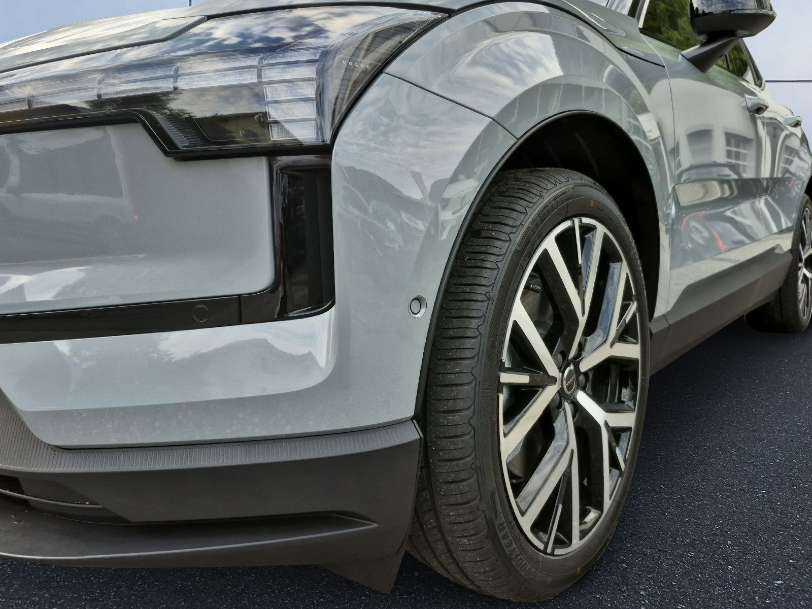 VOLVO EX 30 E60 Twin Ultra Performance AWD-image-8