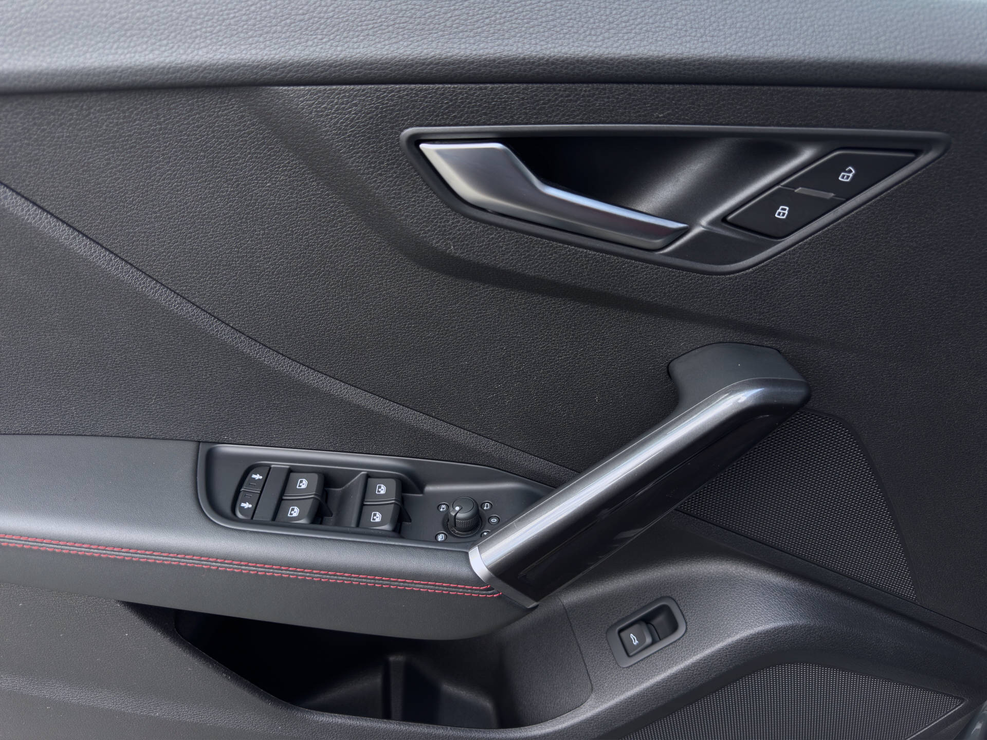 AUDI SQ2 2.0 TFSI quattro S-Tronic-image-12