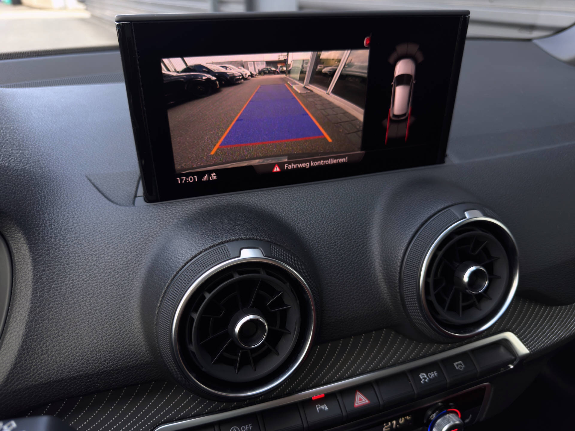 AUDI SQ2 2.0 TFSI quattro S-Tronic-image-11