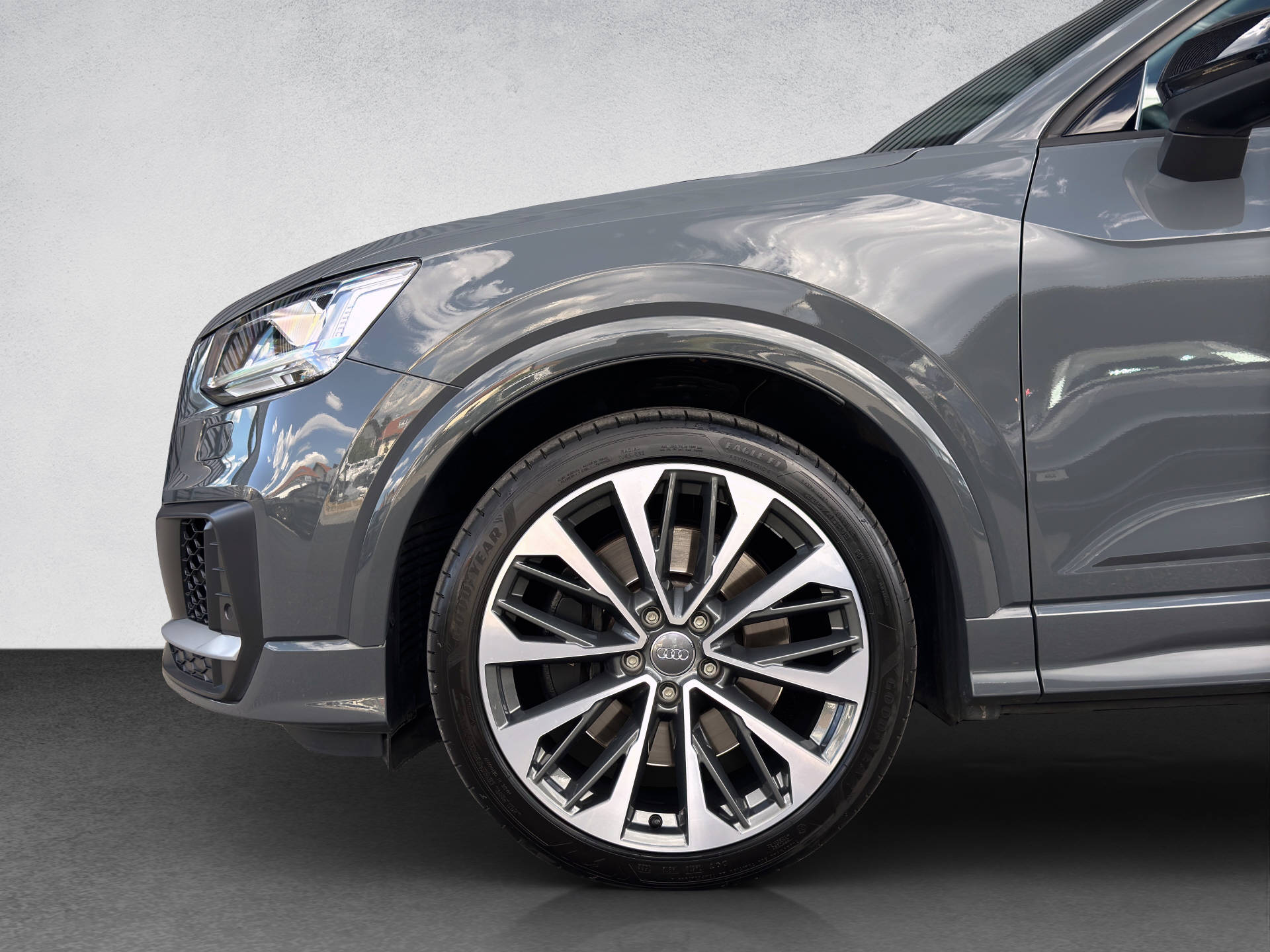 AUDI SQ2 2.0 TFSI quattro S-Tronic-image-3