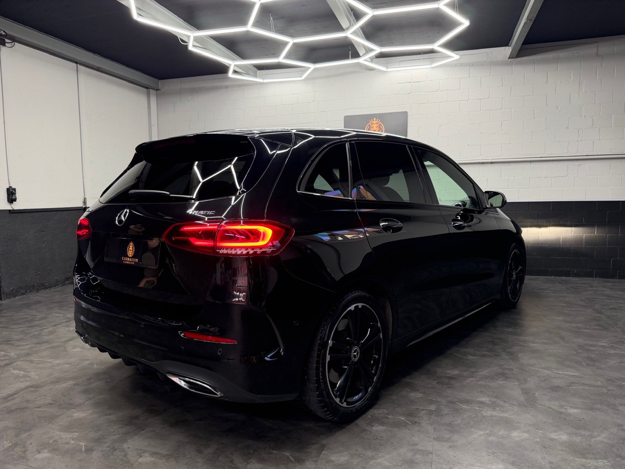 MERCEDES-BENZ B 250 4Matic AMG Line | Burmester | 360° Kamera | Full Assistenten-image-7