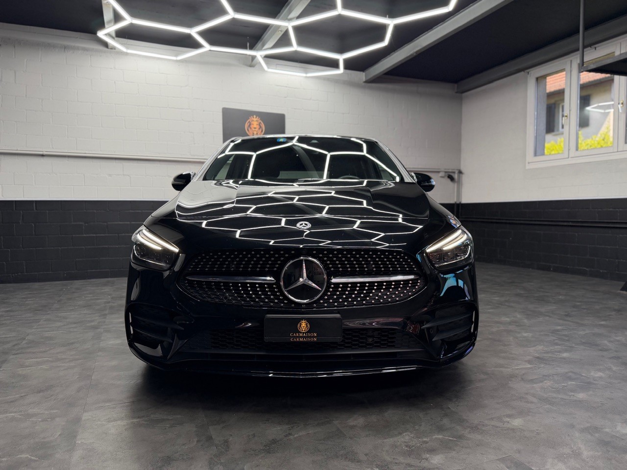 MERCEDES-BENZ B 250 4Matic AMG Line | Burmester | 360° Kamera | Full Assistenten-showroom-element-1