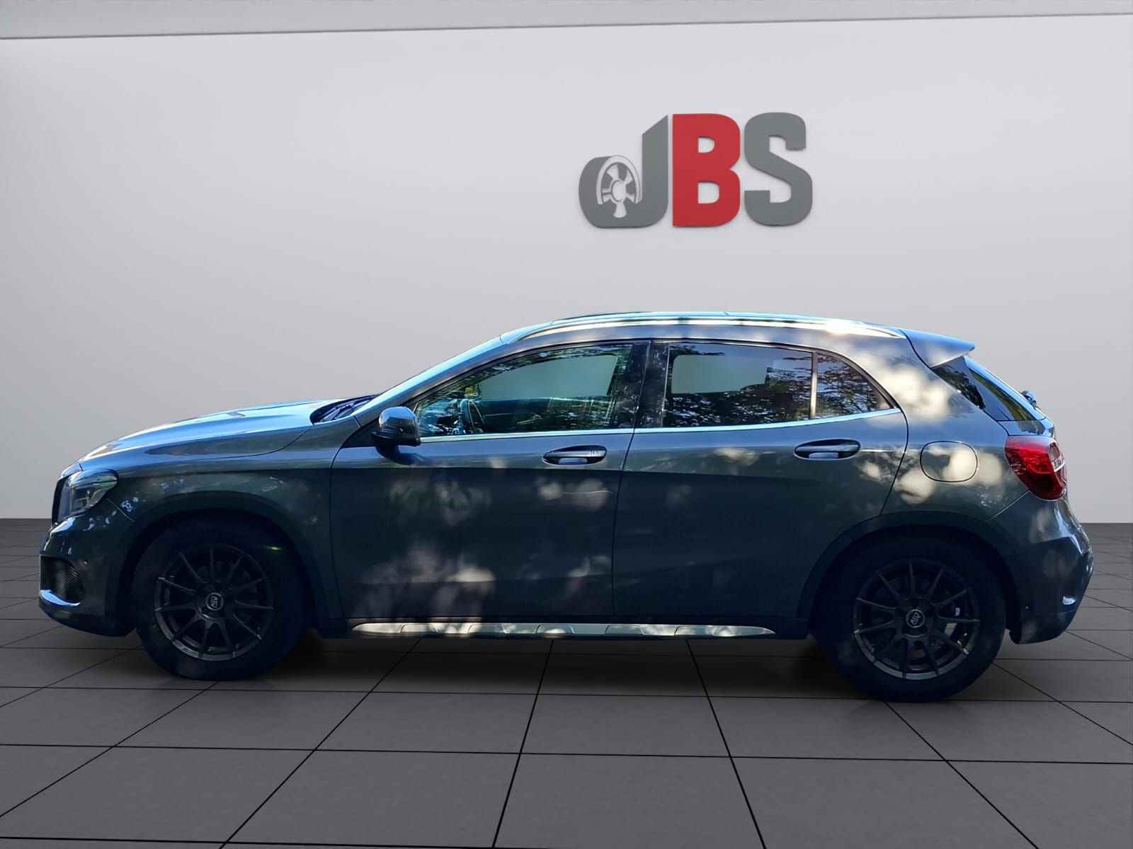 MERCEDES-BENZ GLA 200-image-3