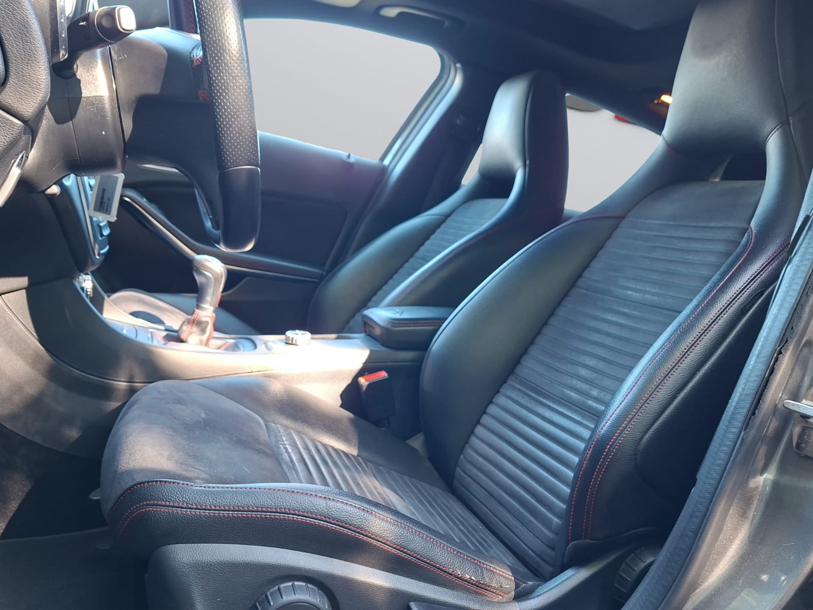 MERCEDES-BENZ GLA 200-image-7