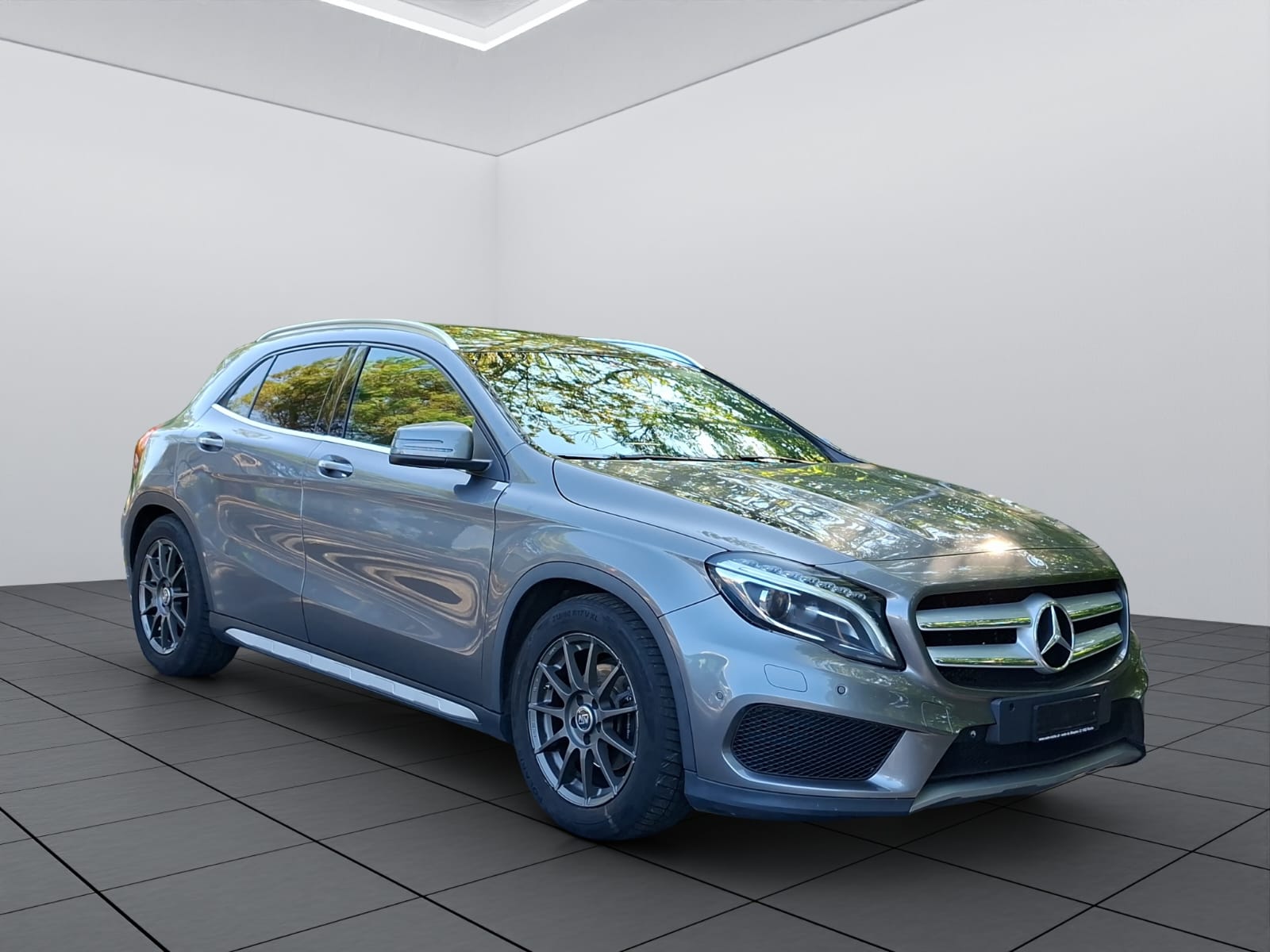 MERCEDES-BENZ GLA 200-image-2