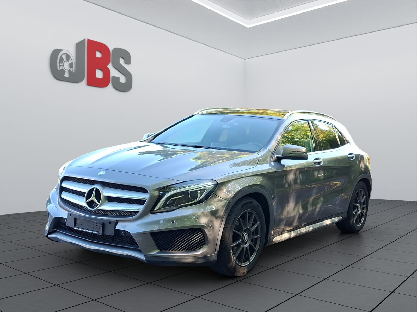 MERCEDES-BENZ GLA 200-image-0