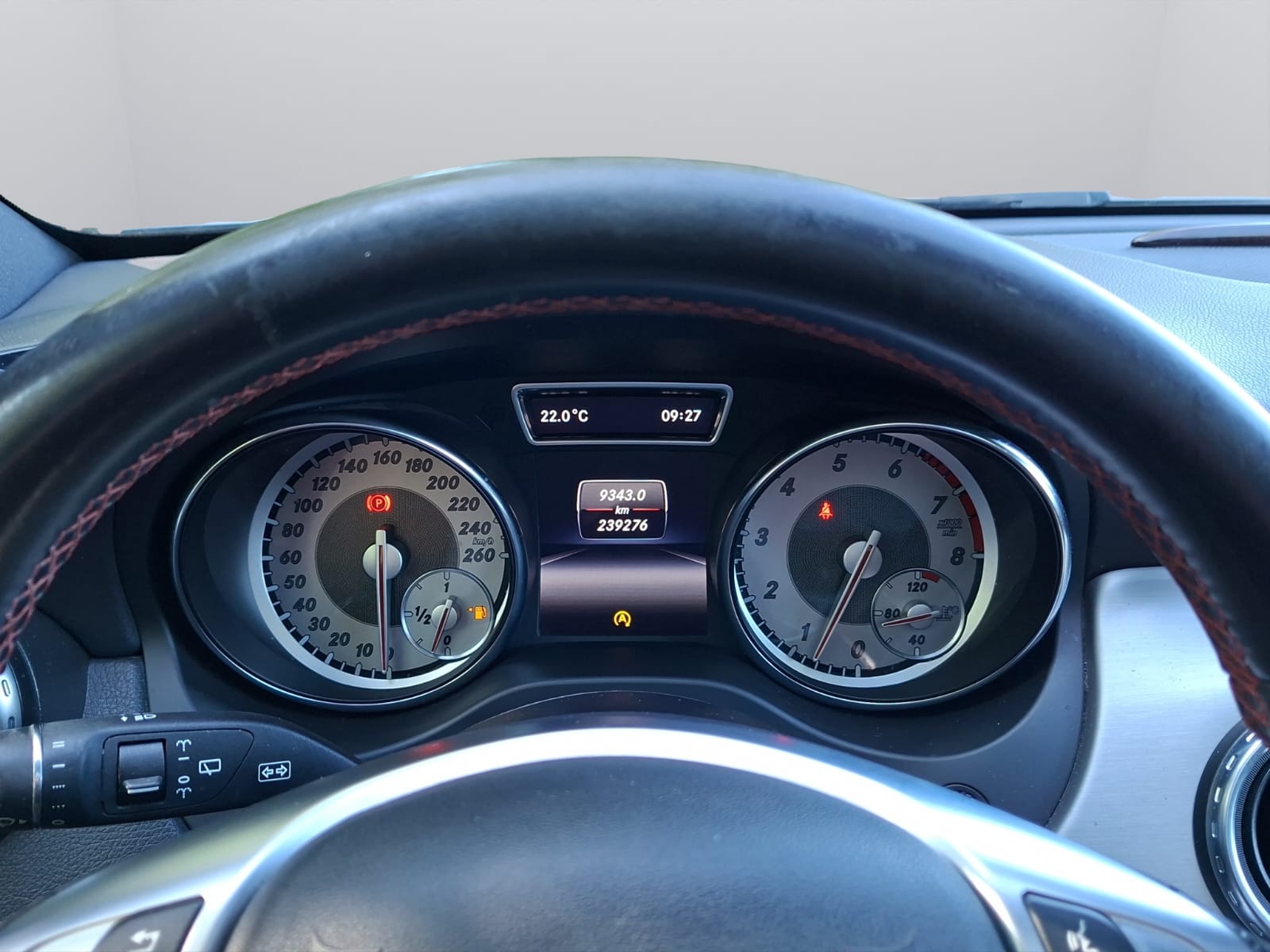 MERCEDES-BENZ GLA 200-image-13