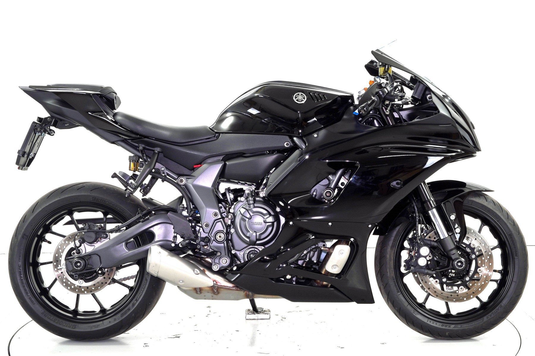 YAMAHA R7 ABS-showroom-element-3