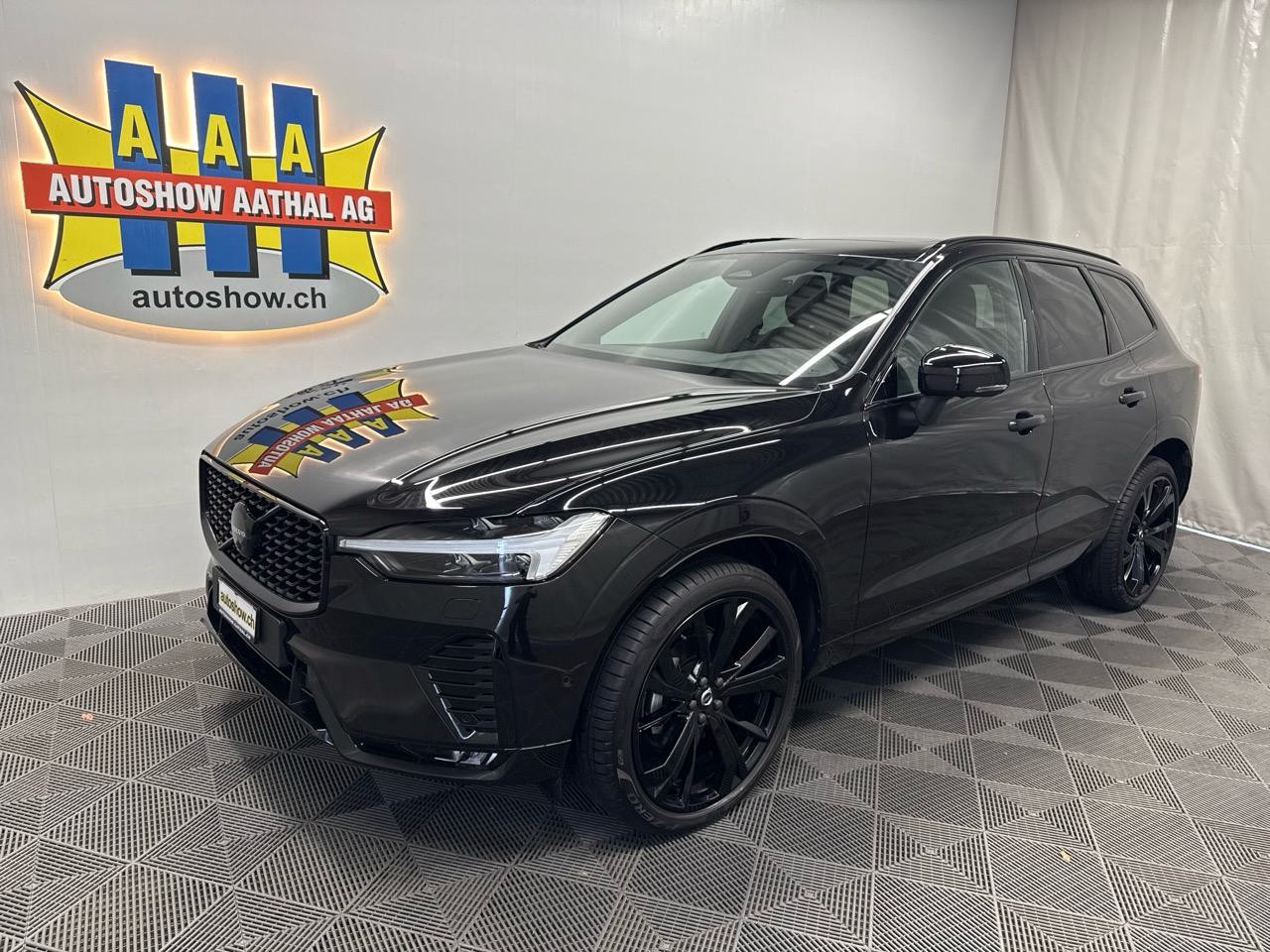 VOLVO XC60 B5 MHD AWD Black Edition Plus Geartronic