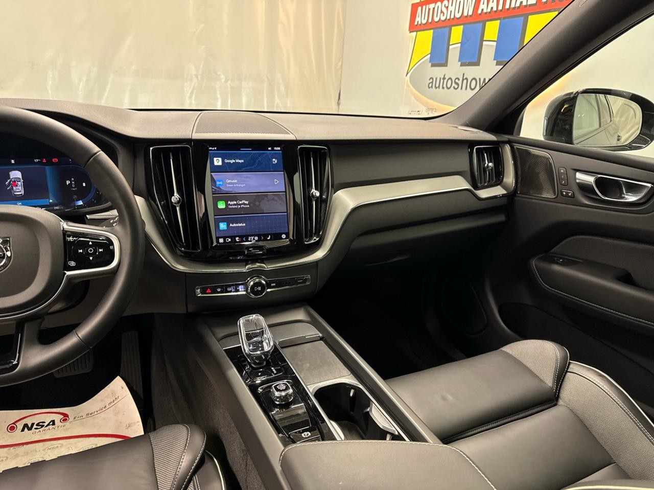 VOLVO XC60 B5 MHD AWD Black Edition Plus Geartronic-image-9