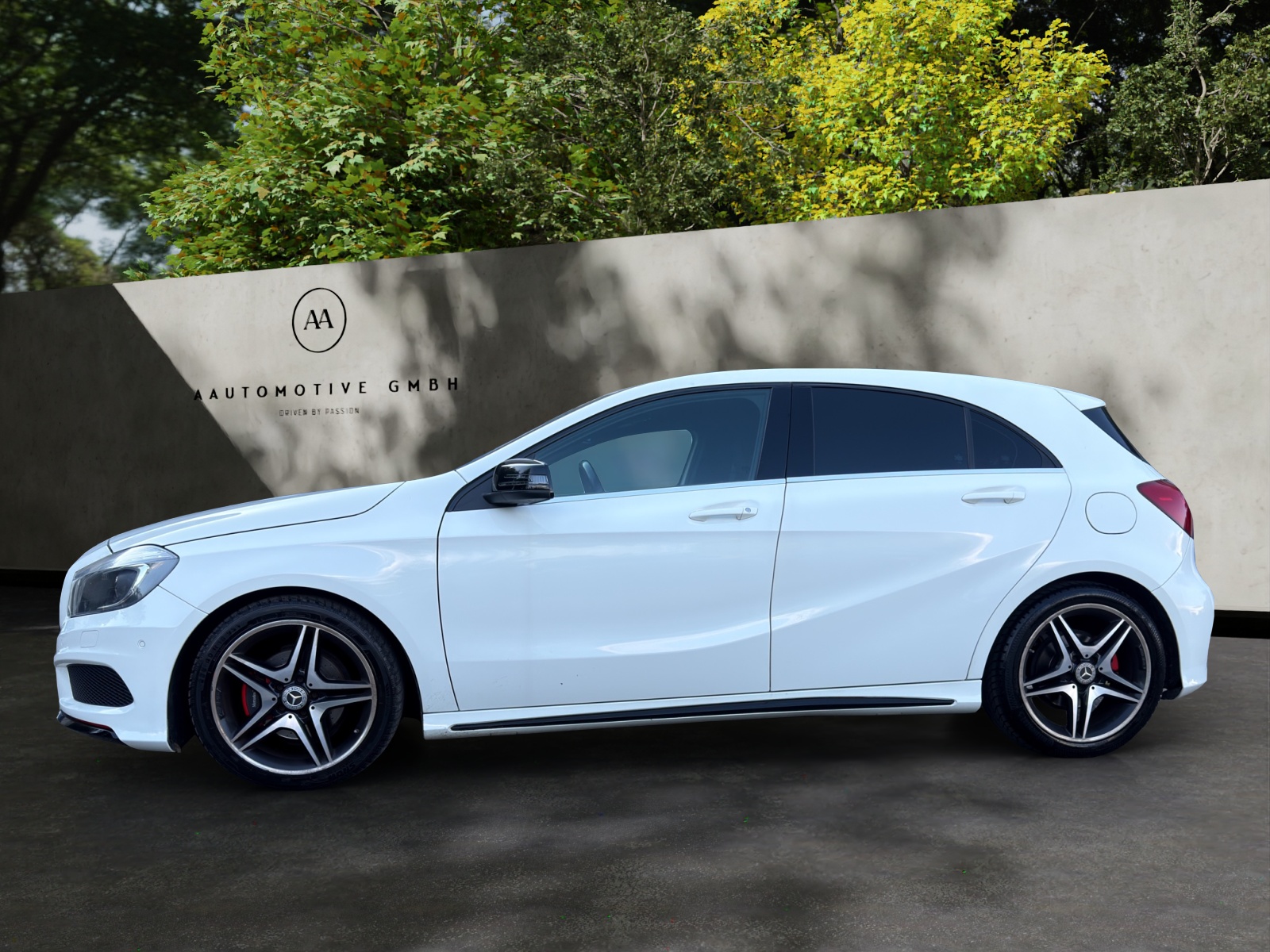 MERCEDES-BENZ A180 AMG Line-image-3