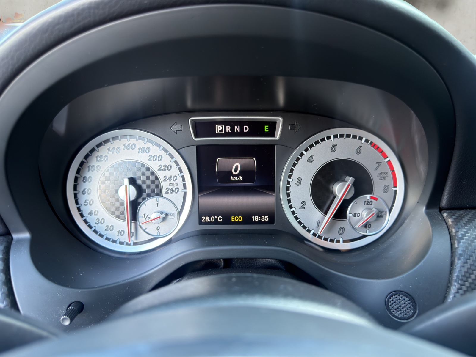 MERCEDES-BENZ A180 AMG Line-image-11