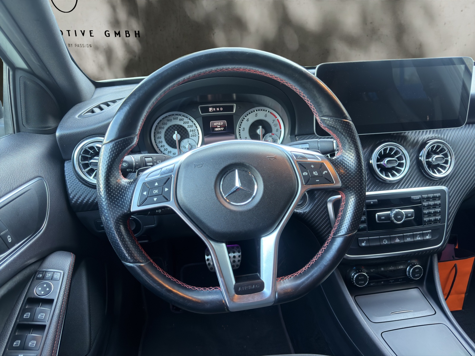 MERCEDES-BENZ A180 AMG Line-image-10