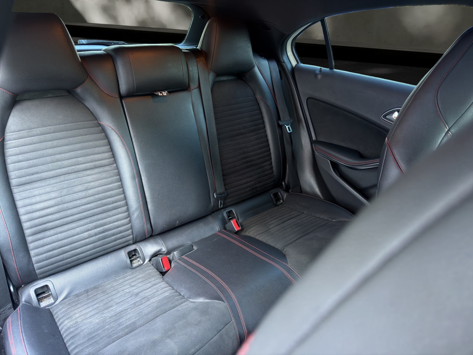 MERCEDES-BENZ A180 AMG Line-image-15
