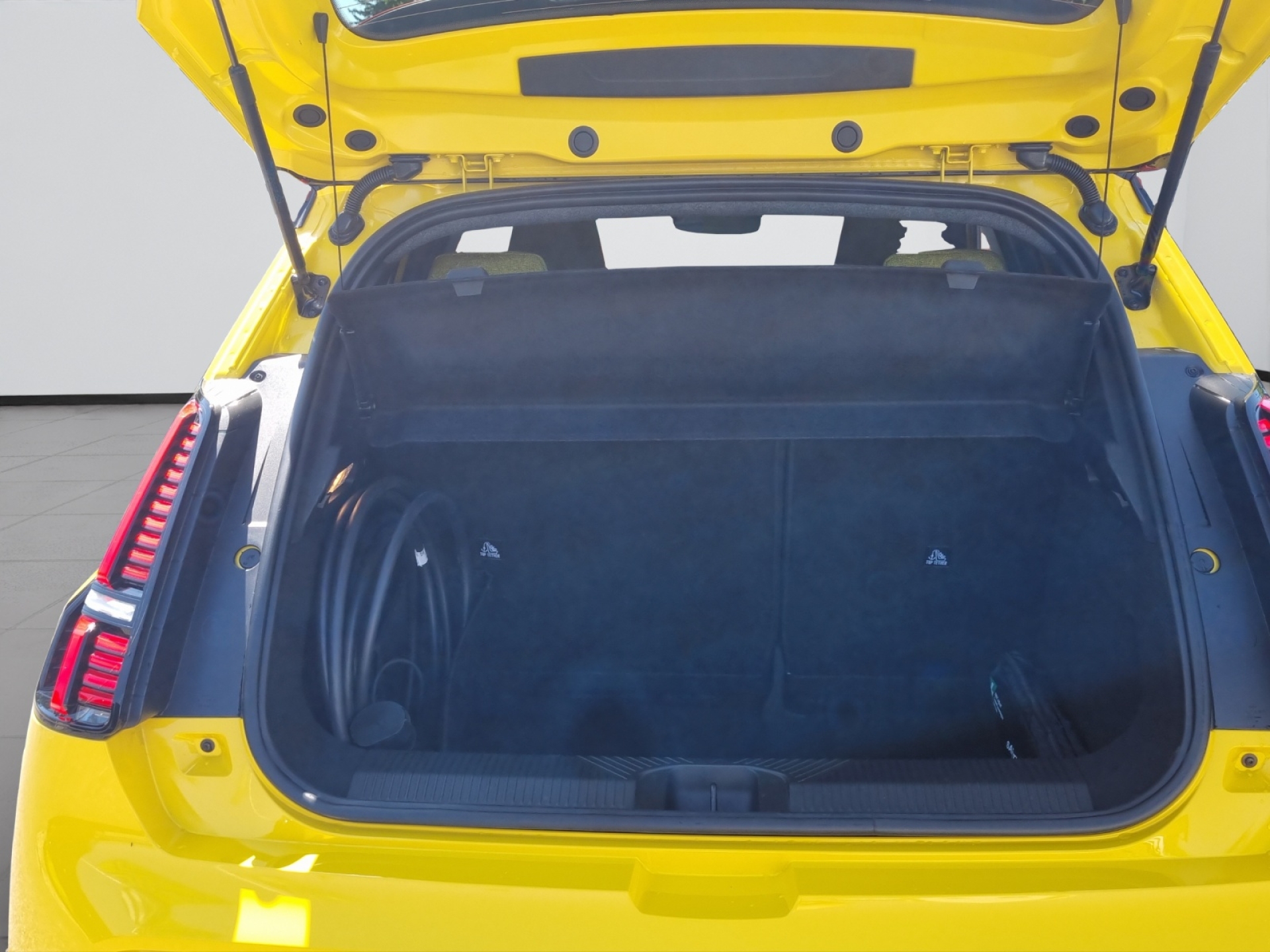 RENAULT R5 E-Tech Urban Range iconic five-image-14