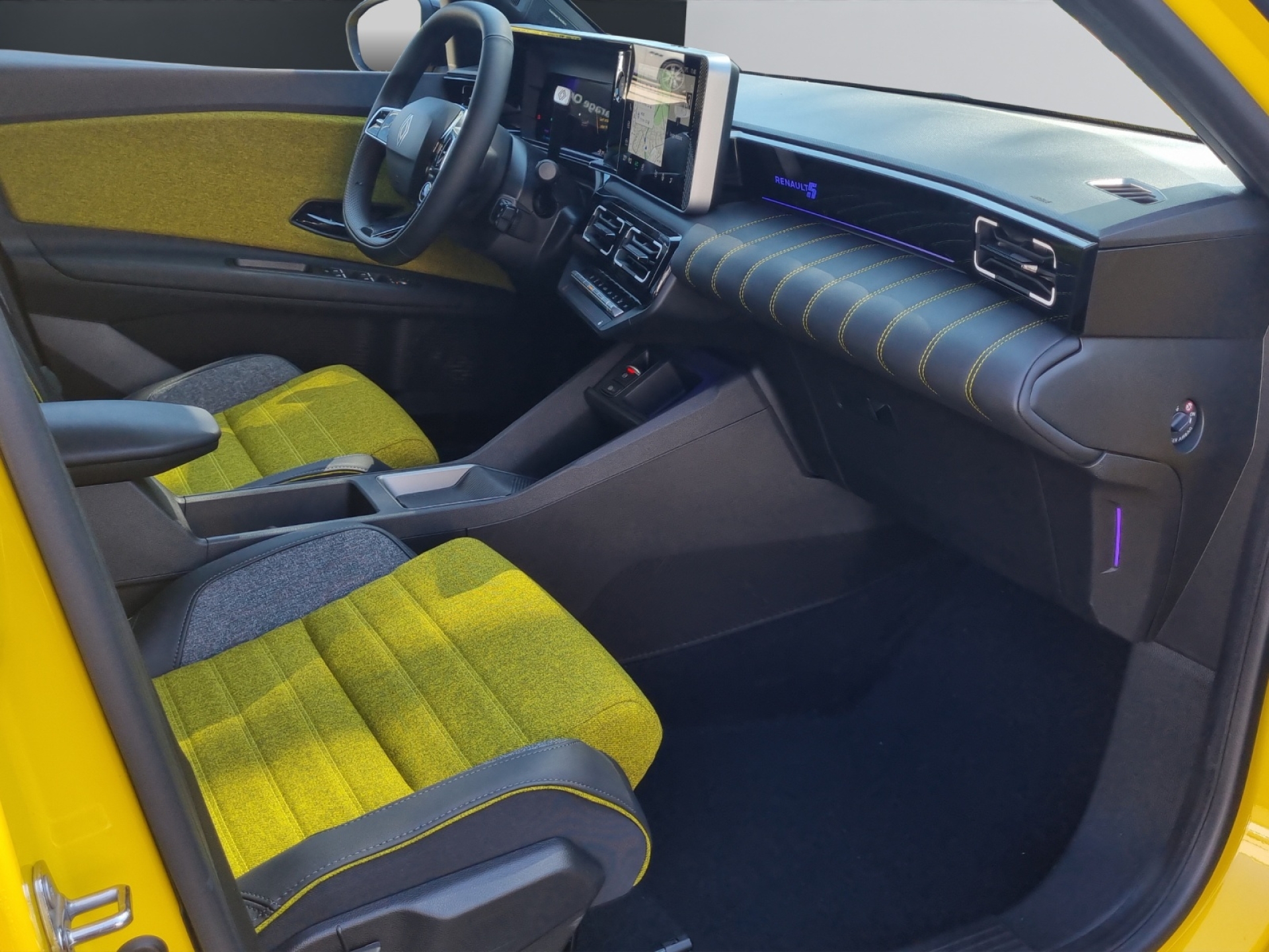 RENAULT R5 E-Tech Urban Range iconic five-image-11