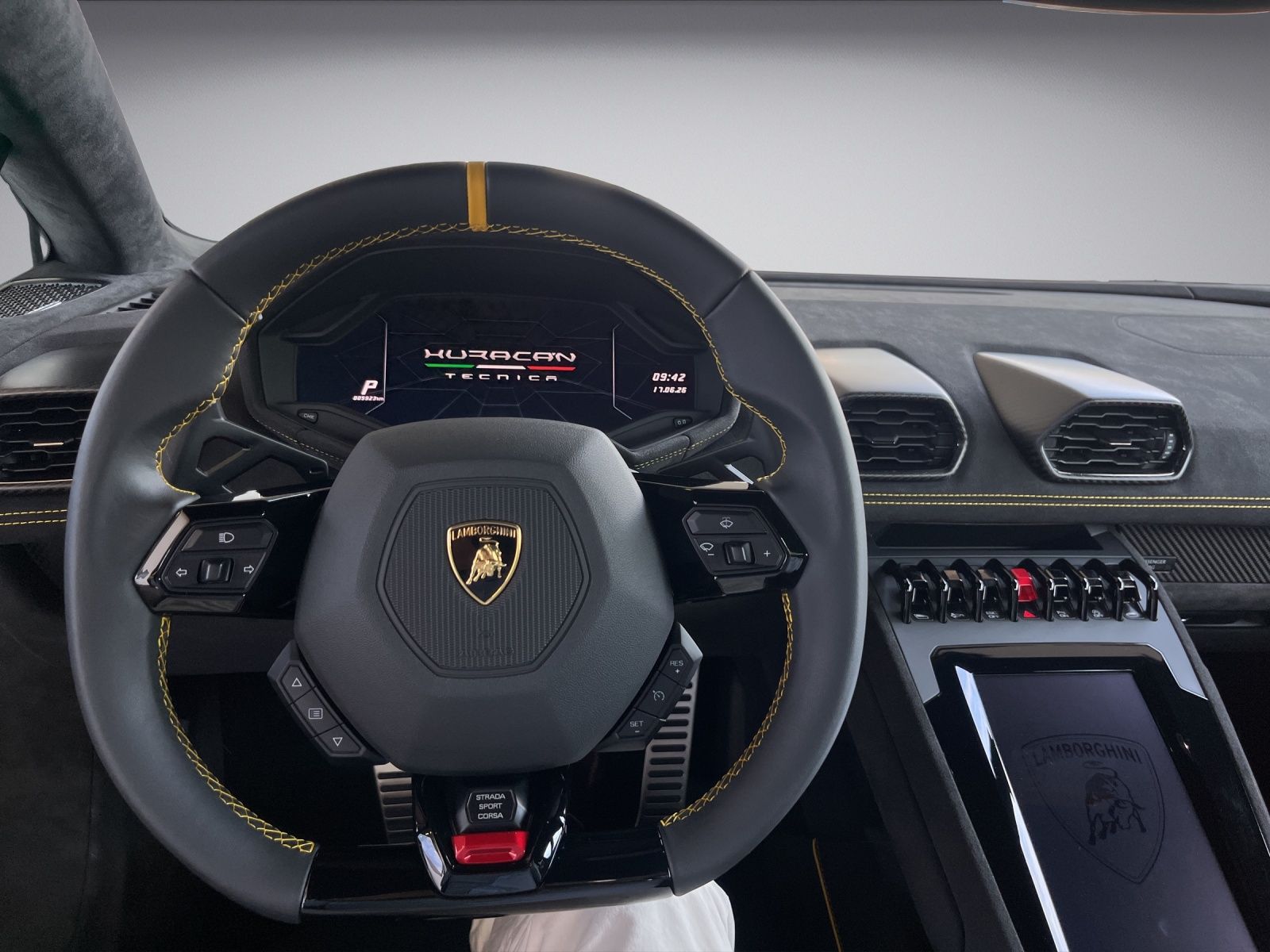 LAMBORGHINI Huracan Coupé 5.2 Tecnica-image-7