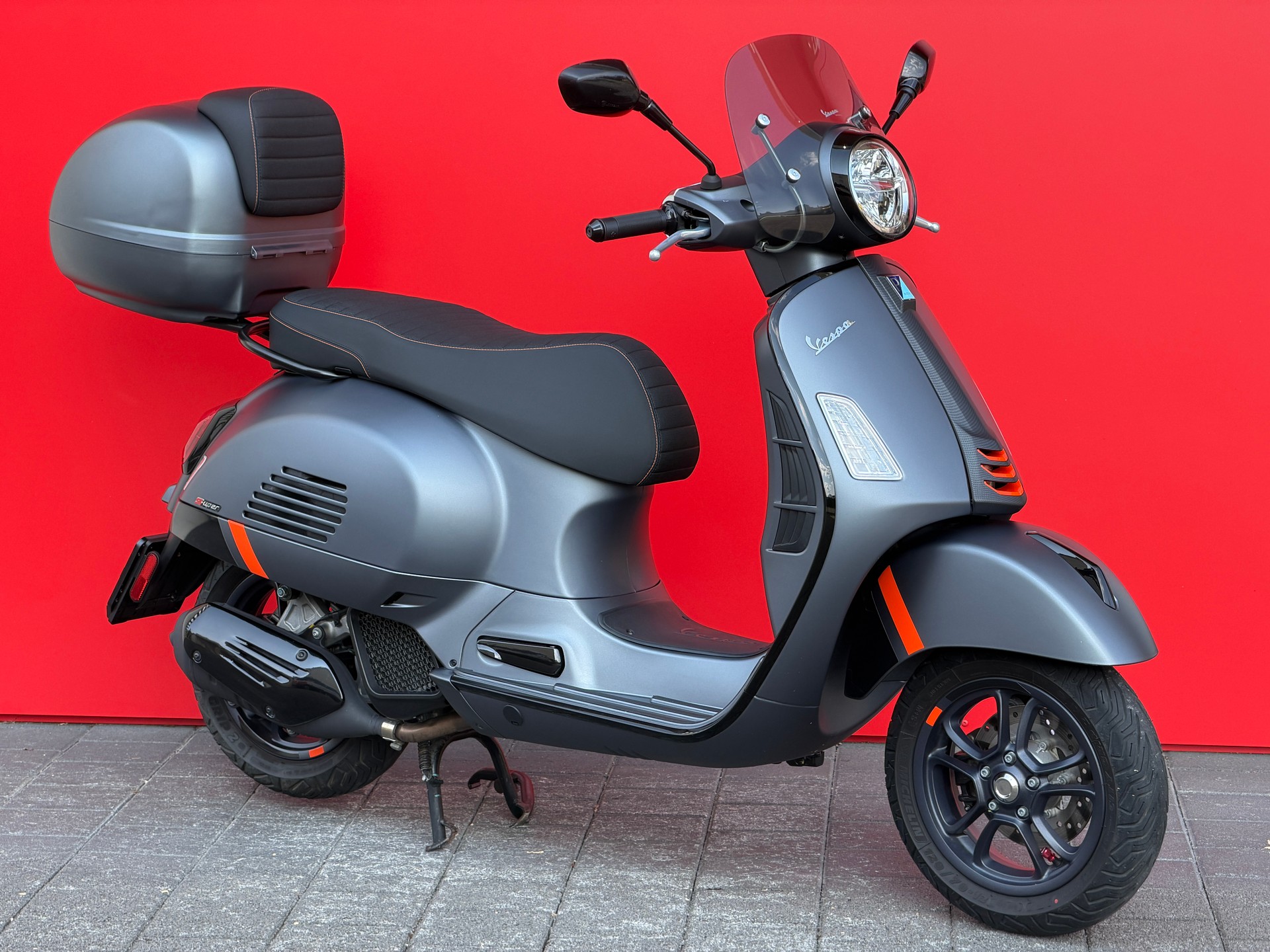 PIAGGIO Vespa GTS 125 Super Sport ABS-showroom-element-1